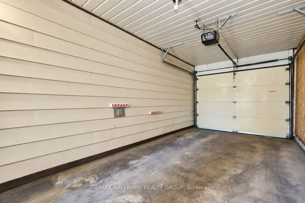 490 Tisdale Crescent