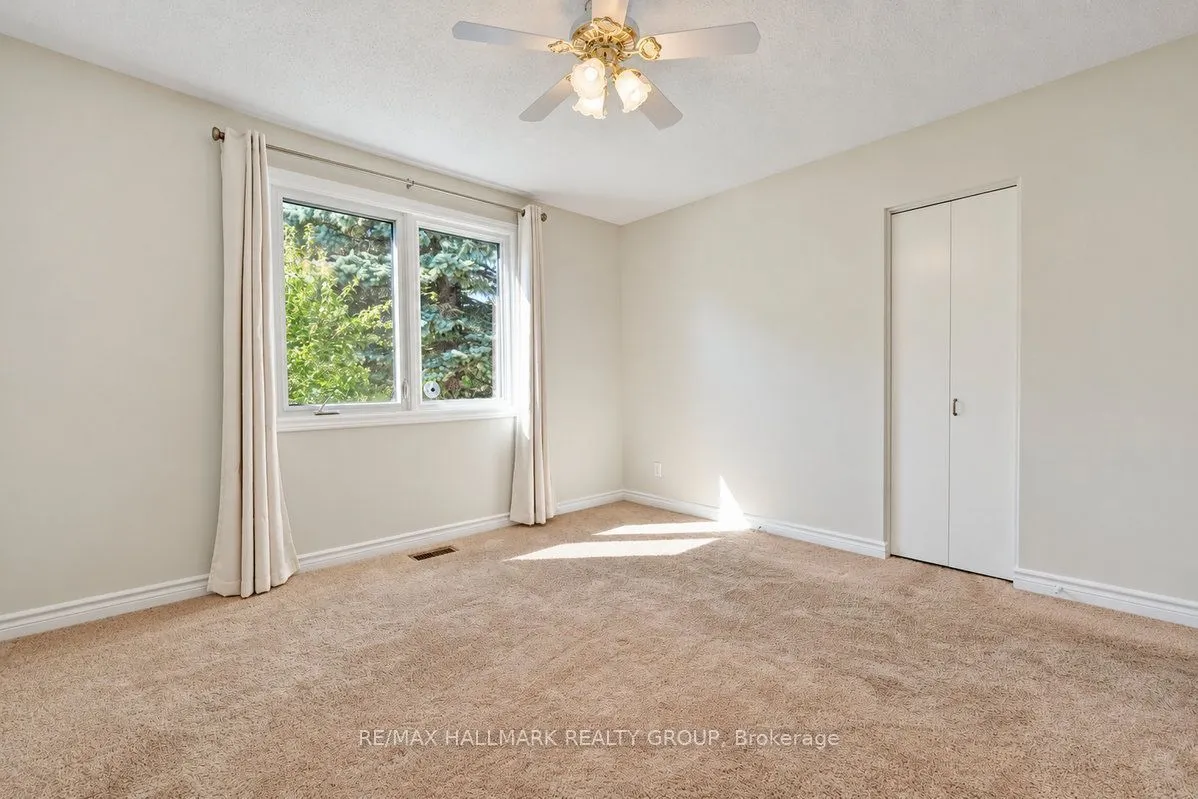 490 Tisdale Crescent