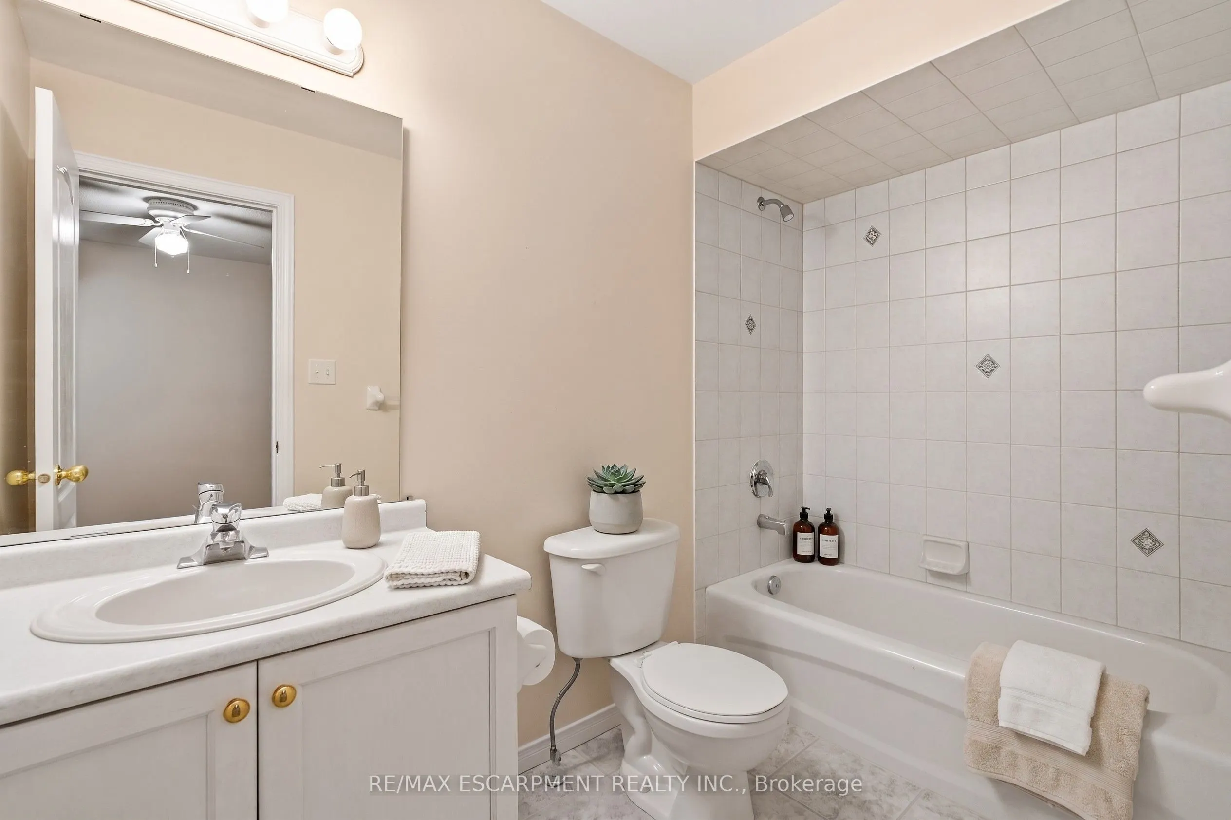 212 Stonehenge Drive #41