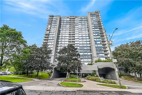 75 QUEEN Street N