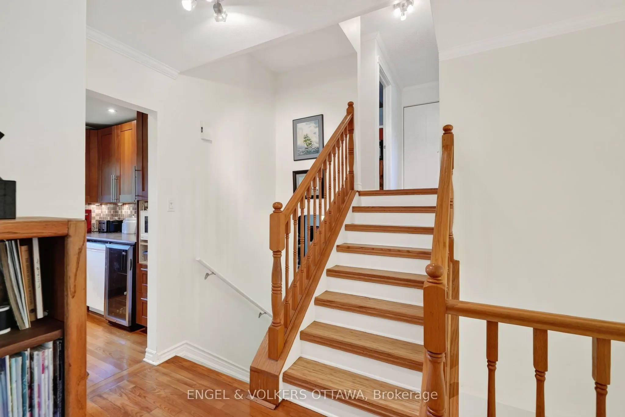 1124 Des Pommiers Street