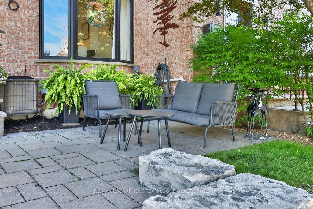 6 Harbour Drive