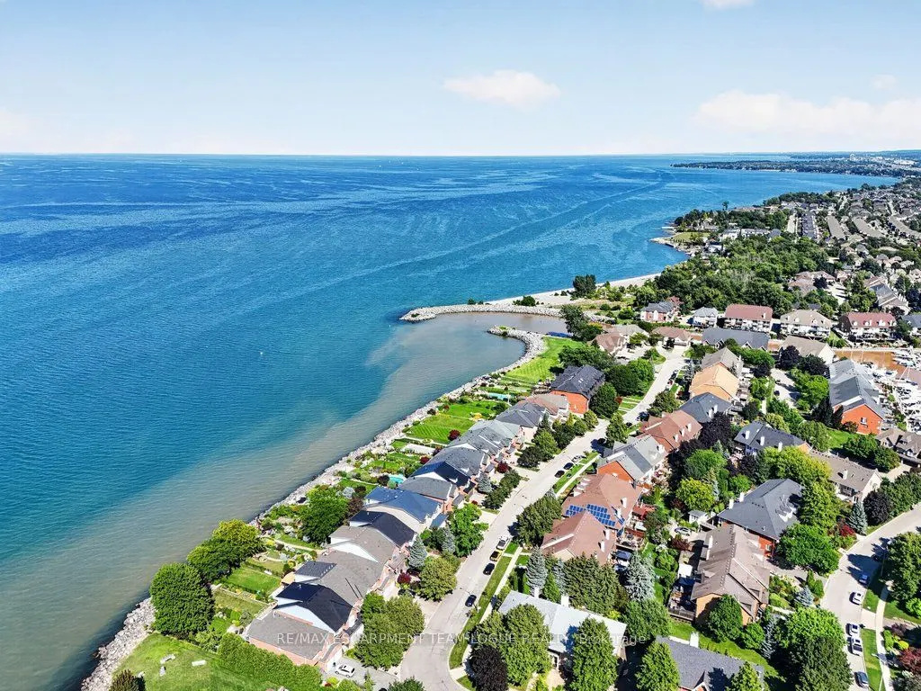 6 Harbour Drive