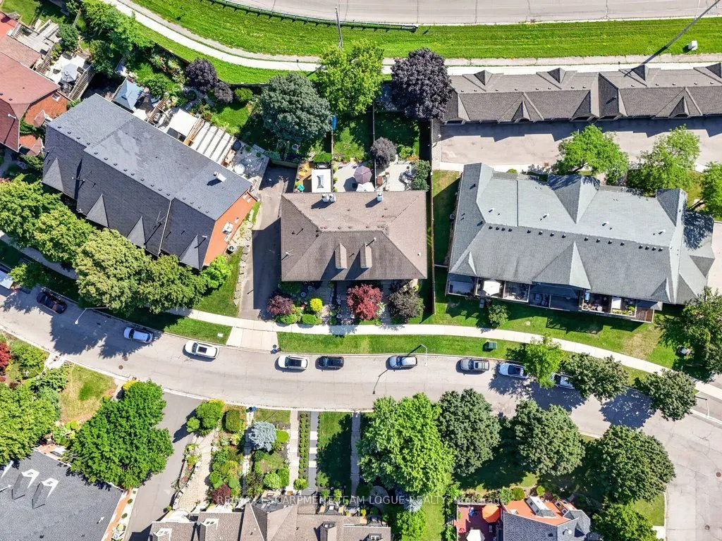 6 Harbour Drive