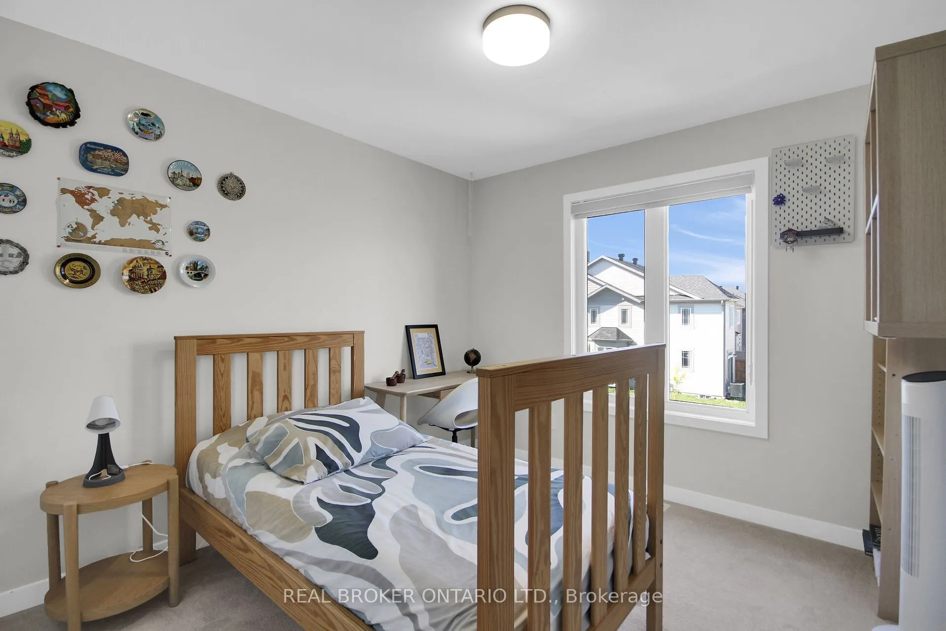 352 Finial Way