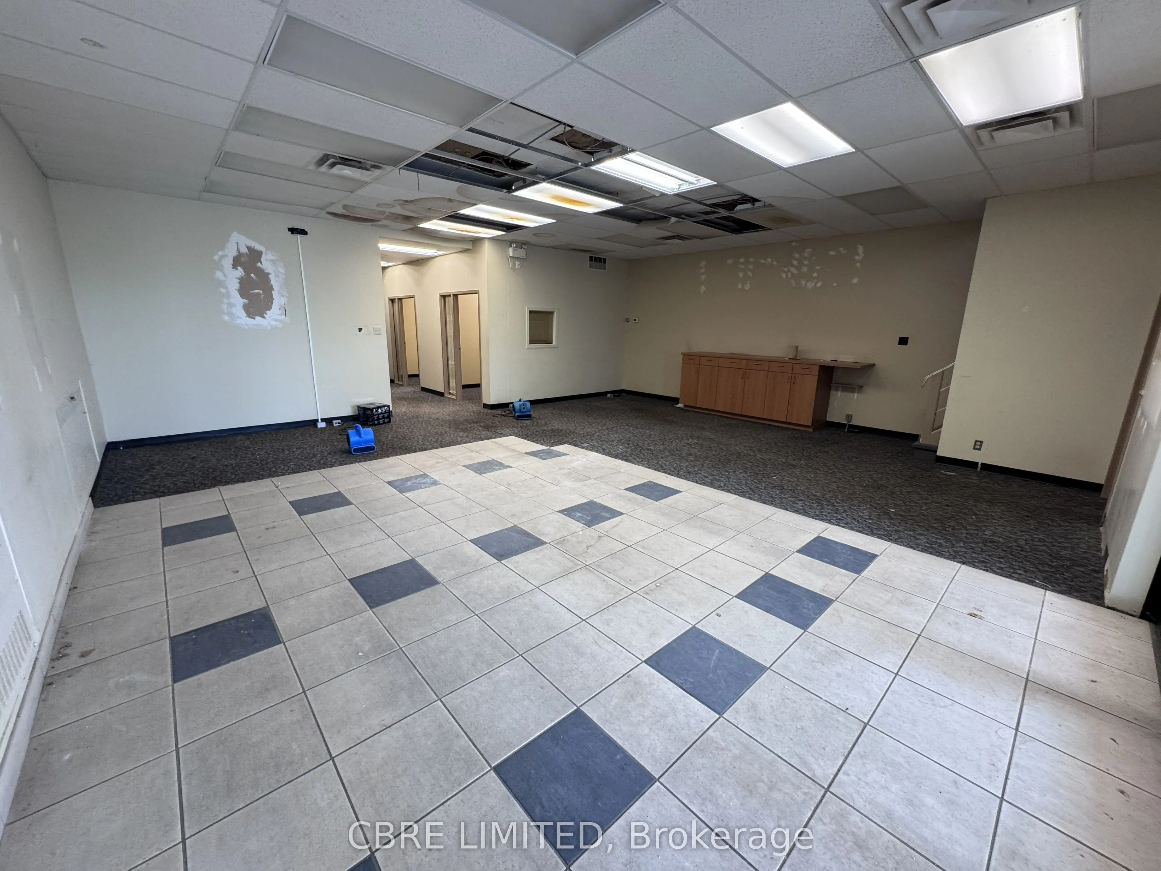 8170 Cummington Square W
