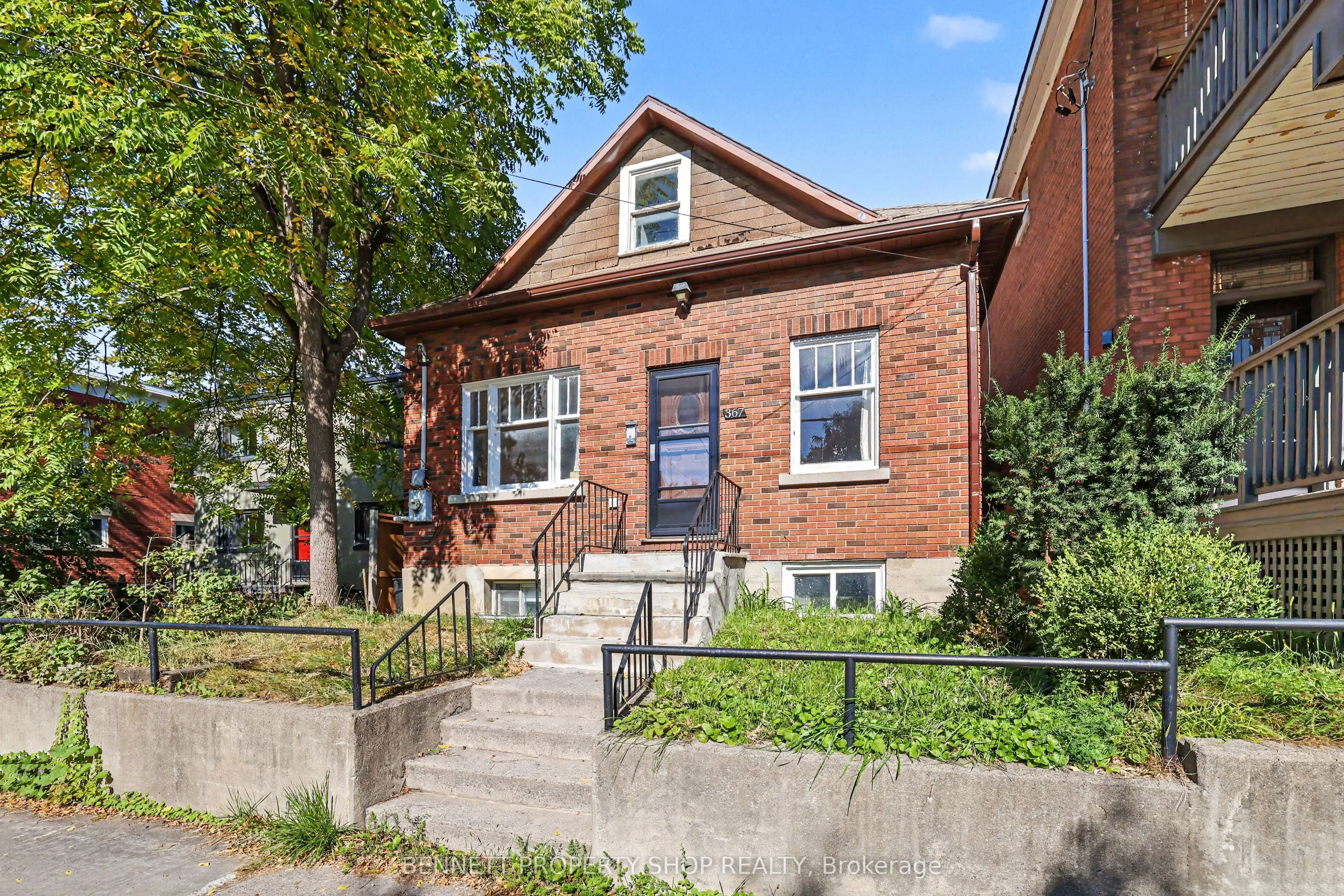 367 Sunnyside Avenue