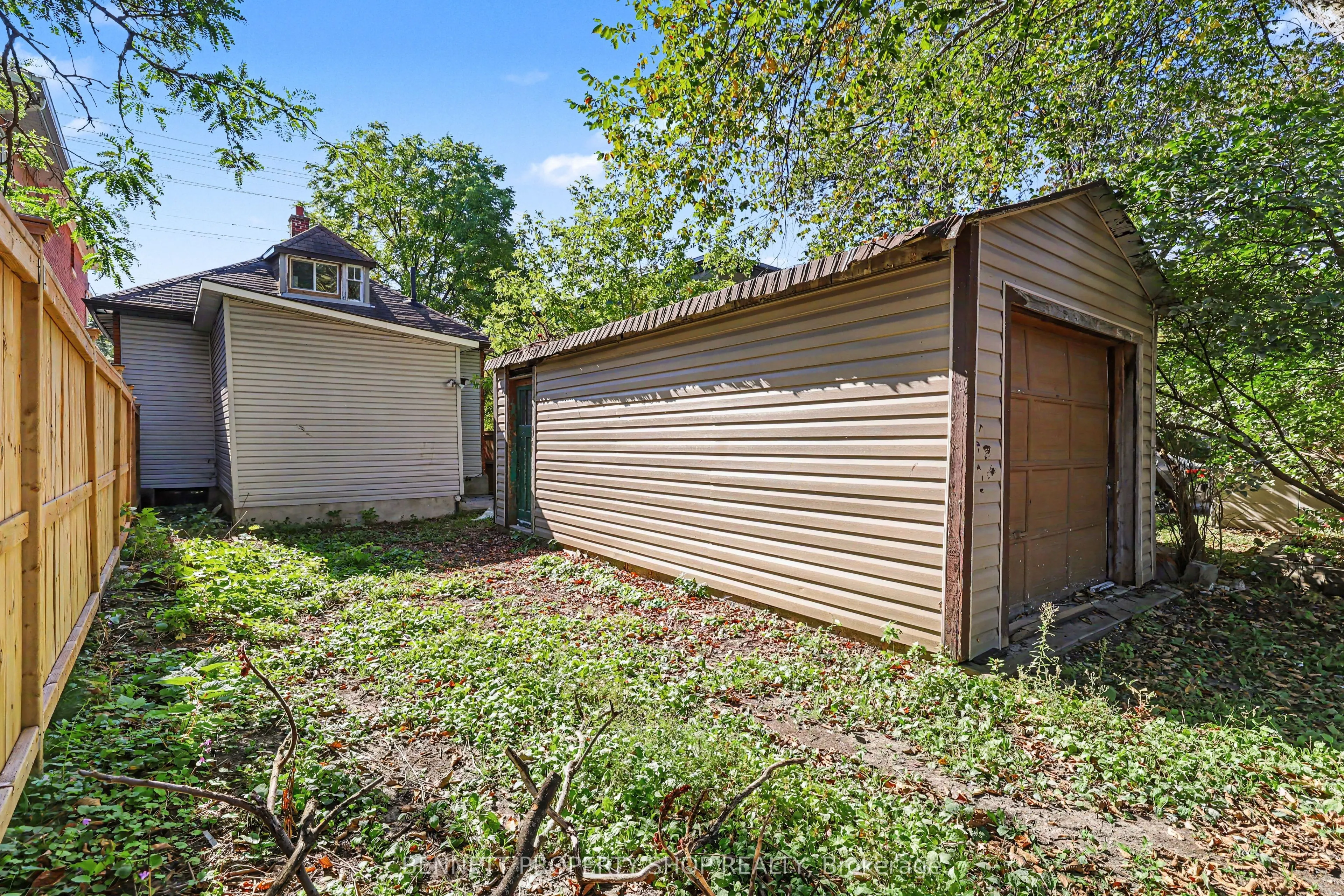 367 Sunnyside Avenue