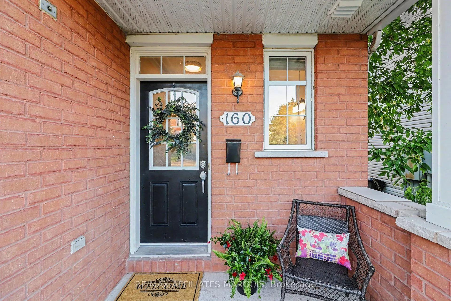 160 Deercroft Avenue