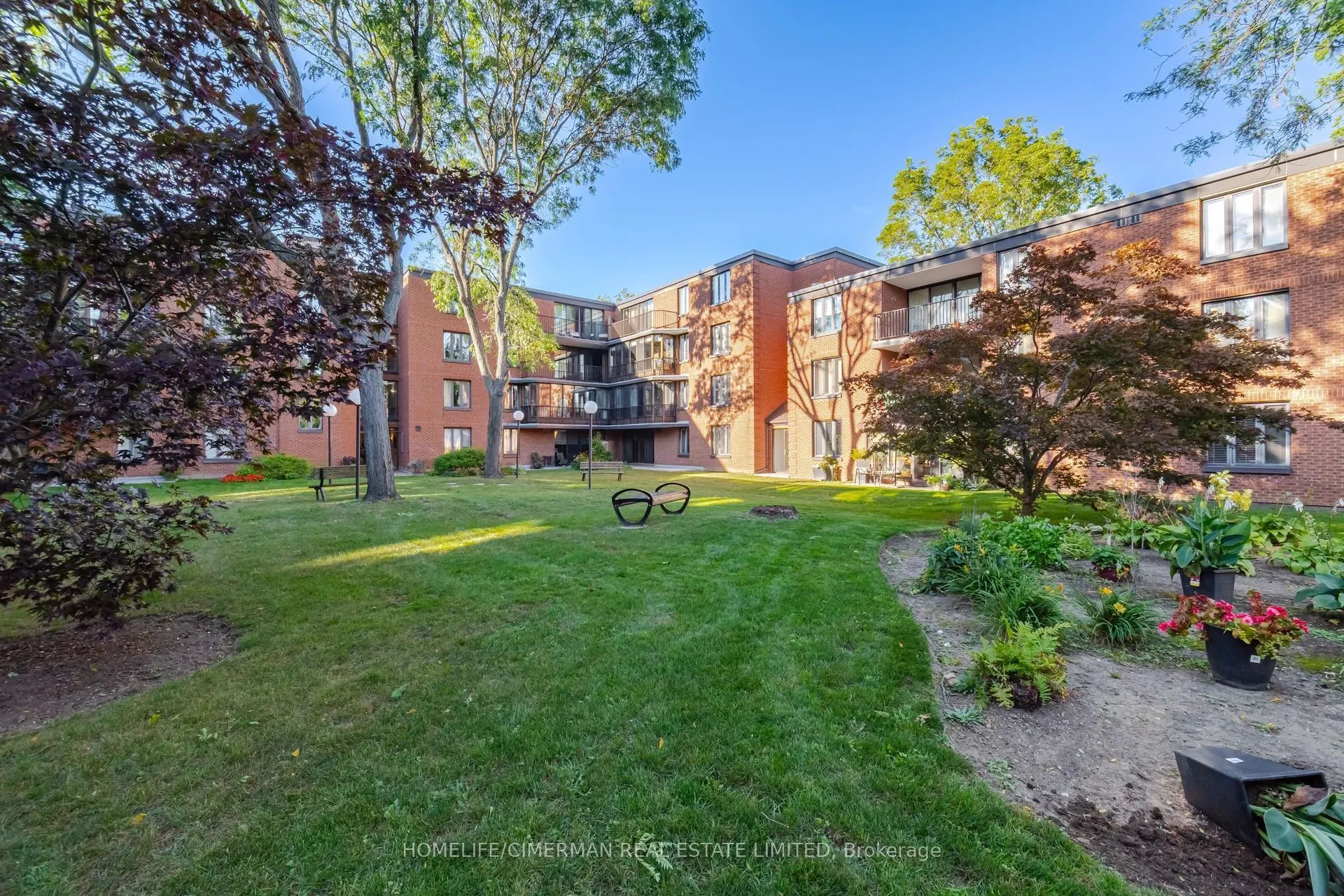 150 Wilson Street W #320