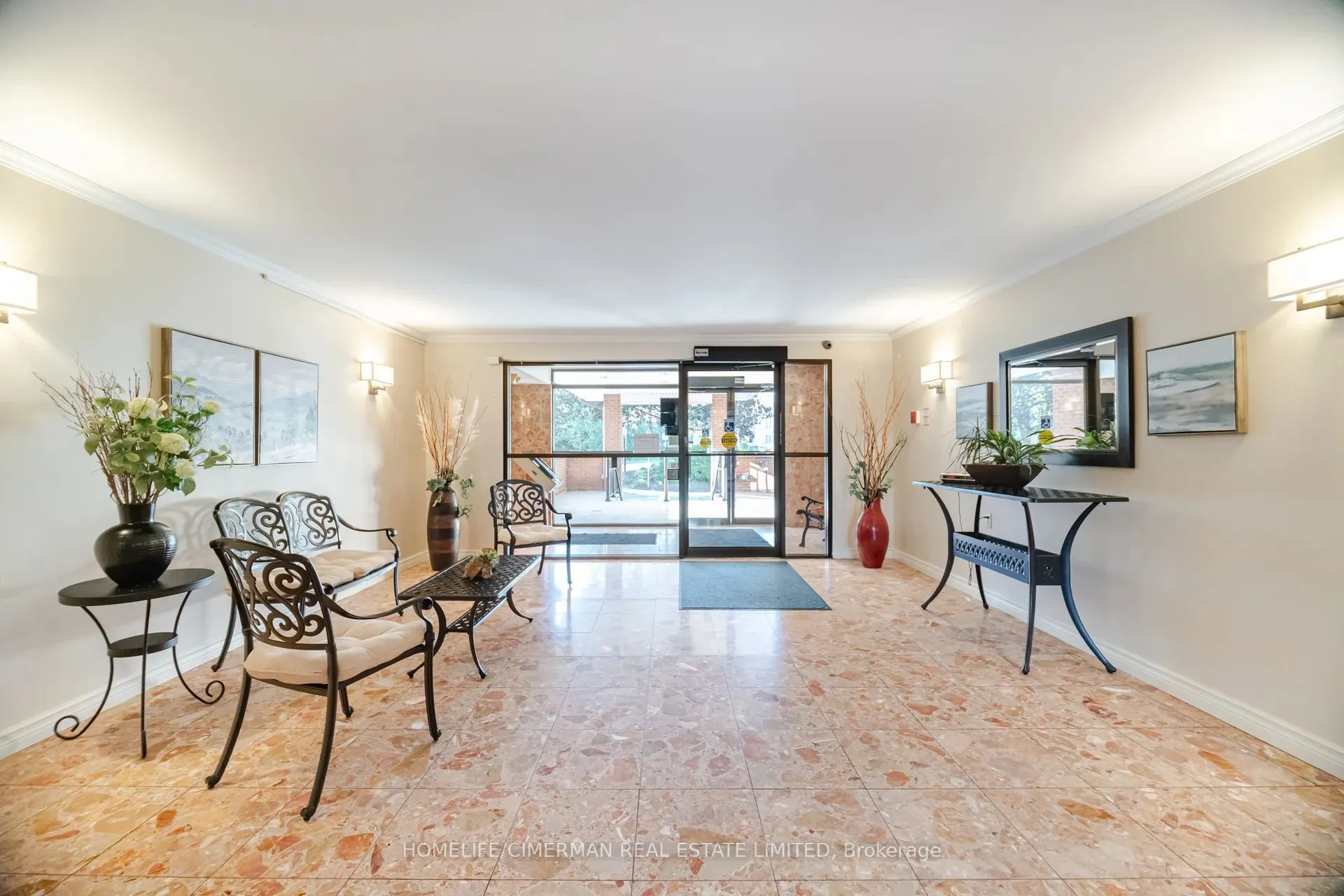 150 Wilson Street W #320