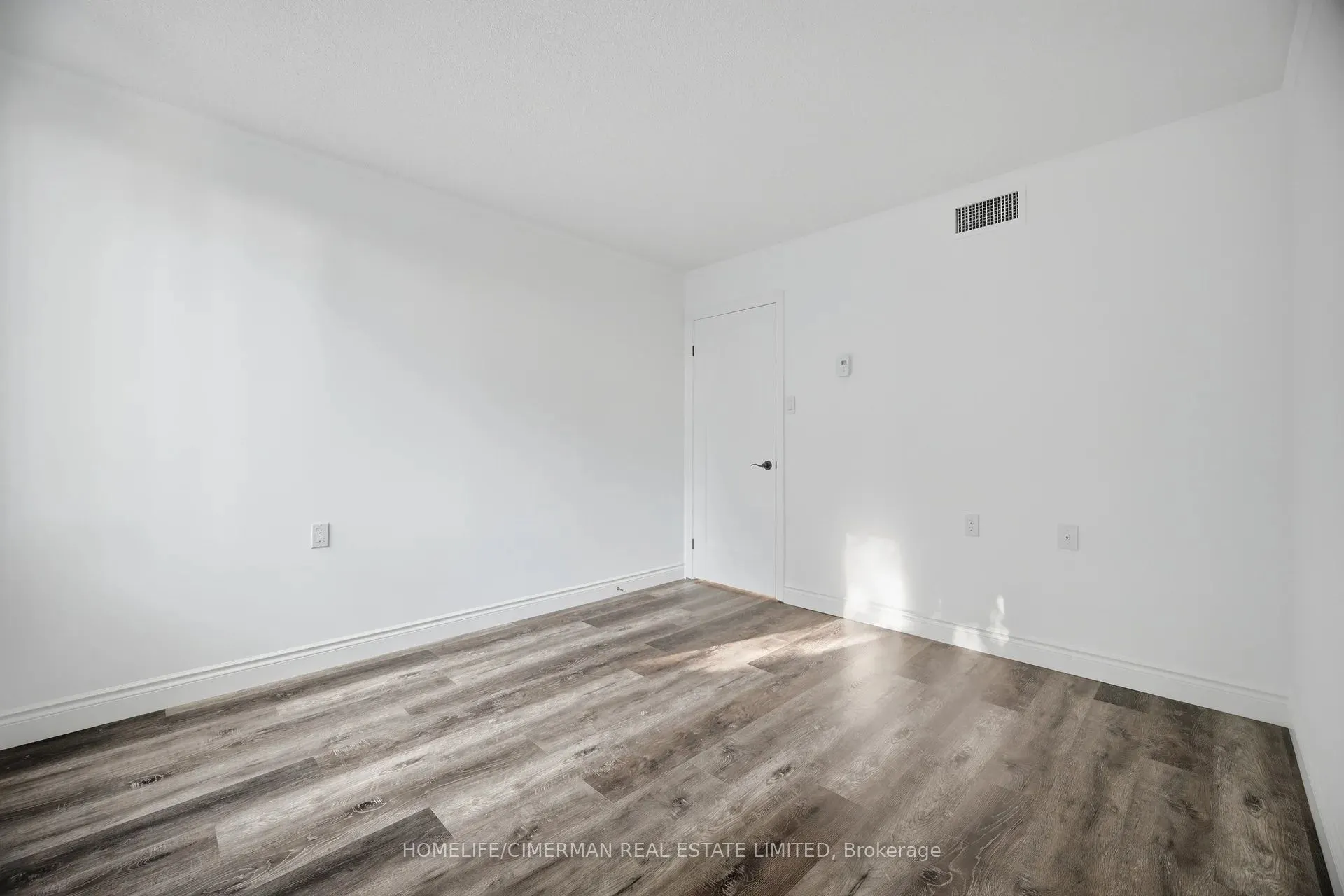 150 Wilson Street W #320