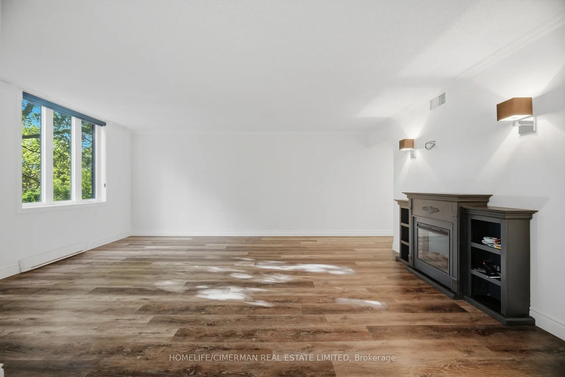 150 Wilson Street W #320
