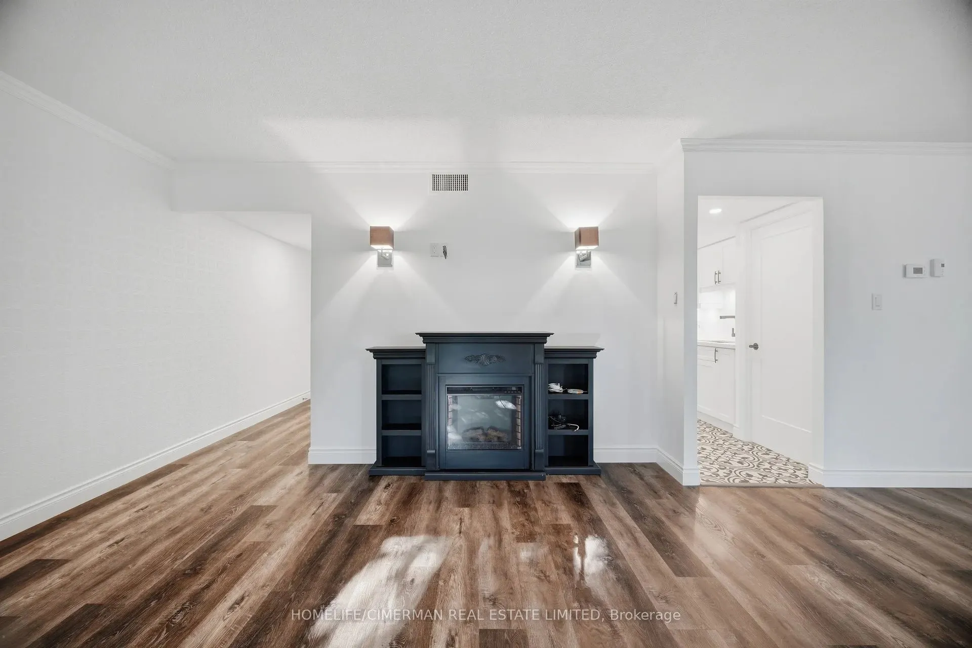 150 Wilson Street W #320