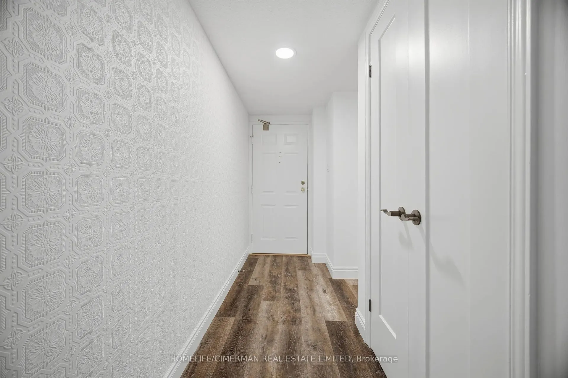 150 Wilson Street W #320