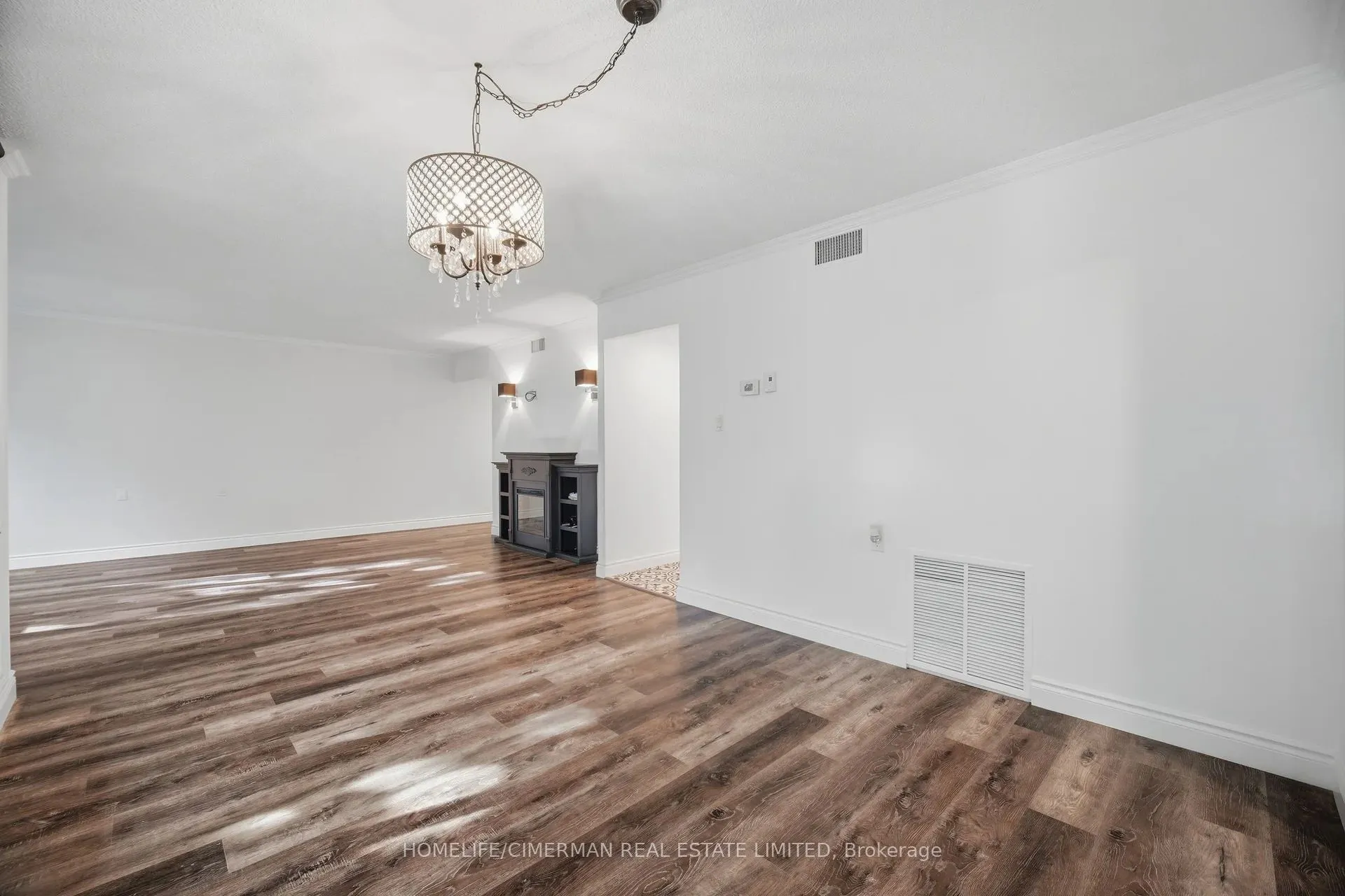 150 Wilson Street W #320