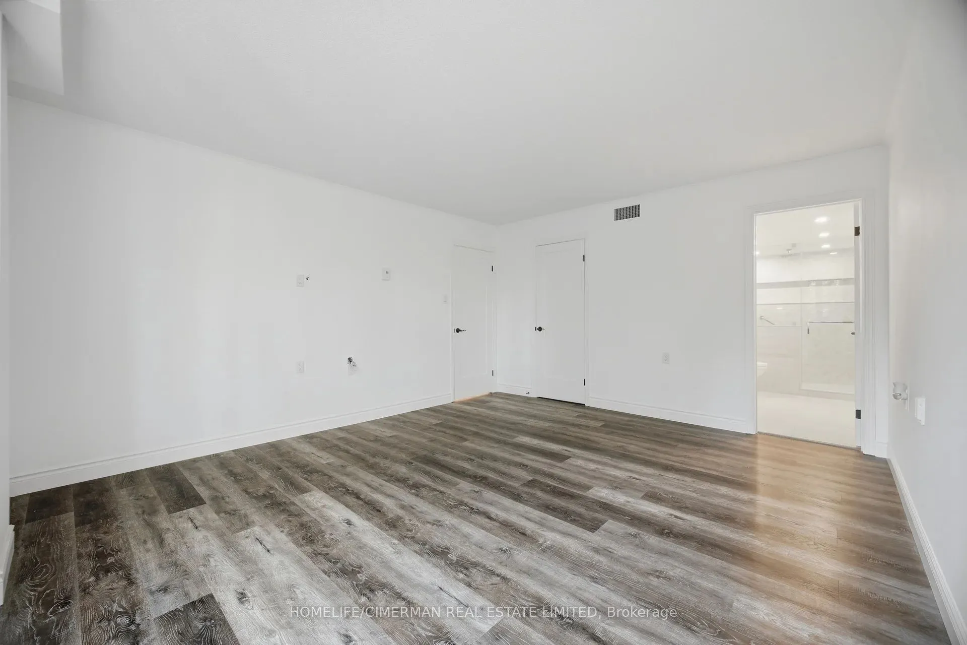 150 Wilson Street W #320