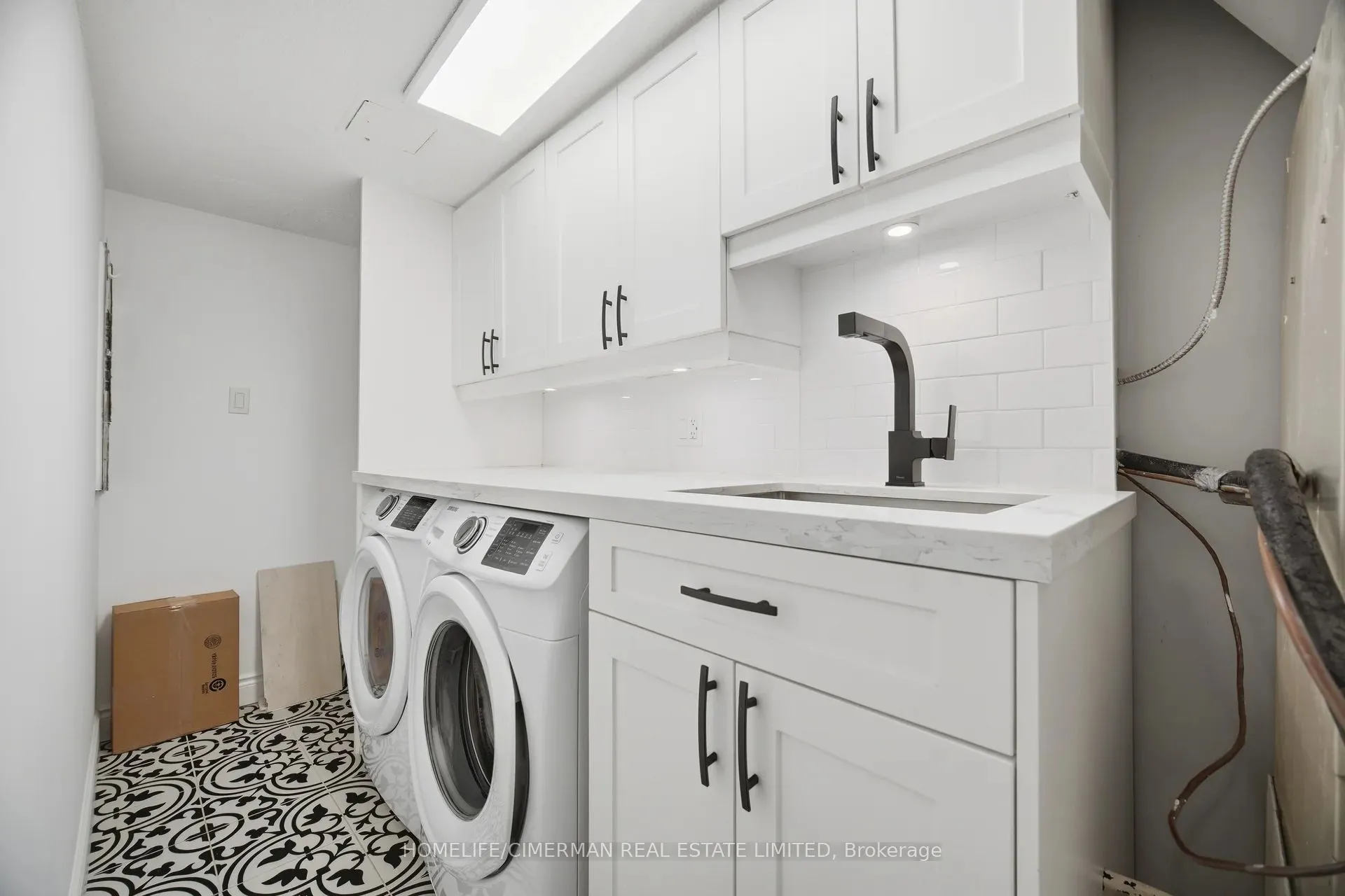 150 Wilson Street W #320