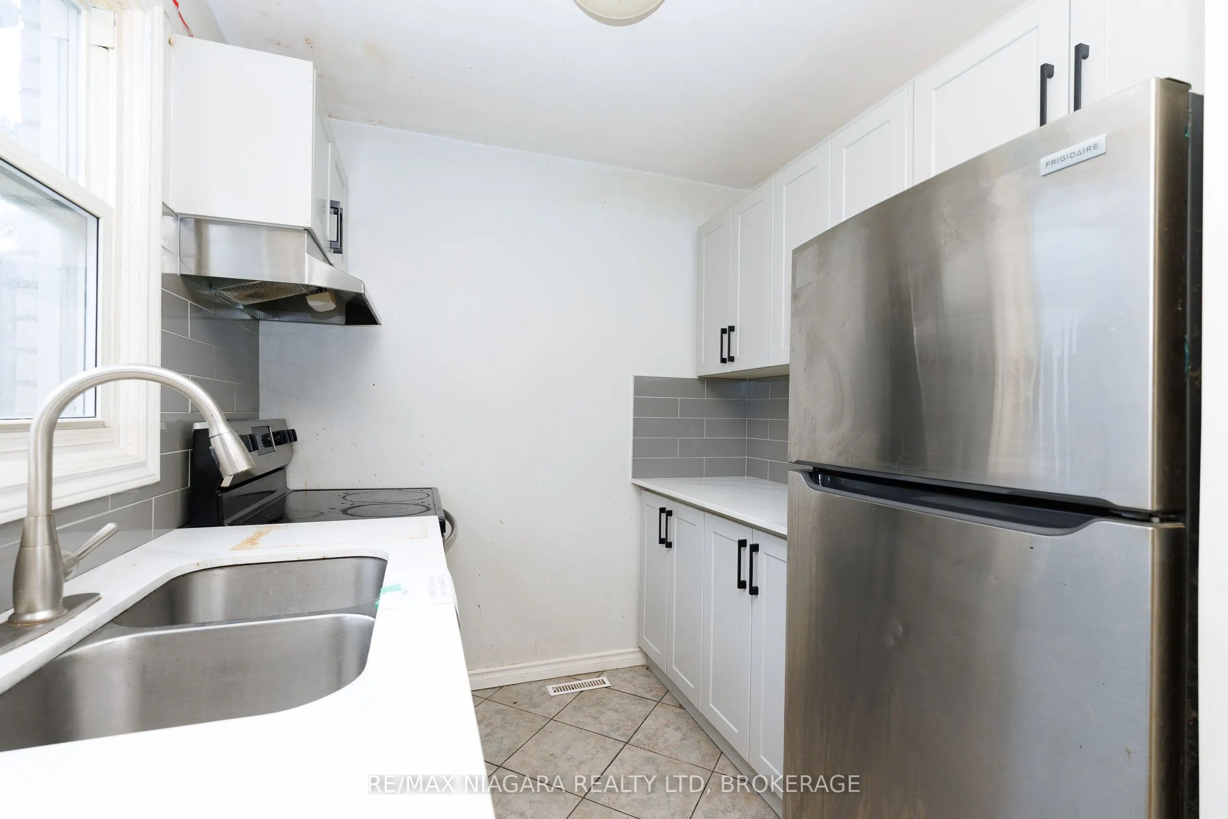 252 Bertie Street #1