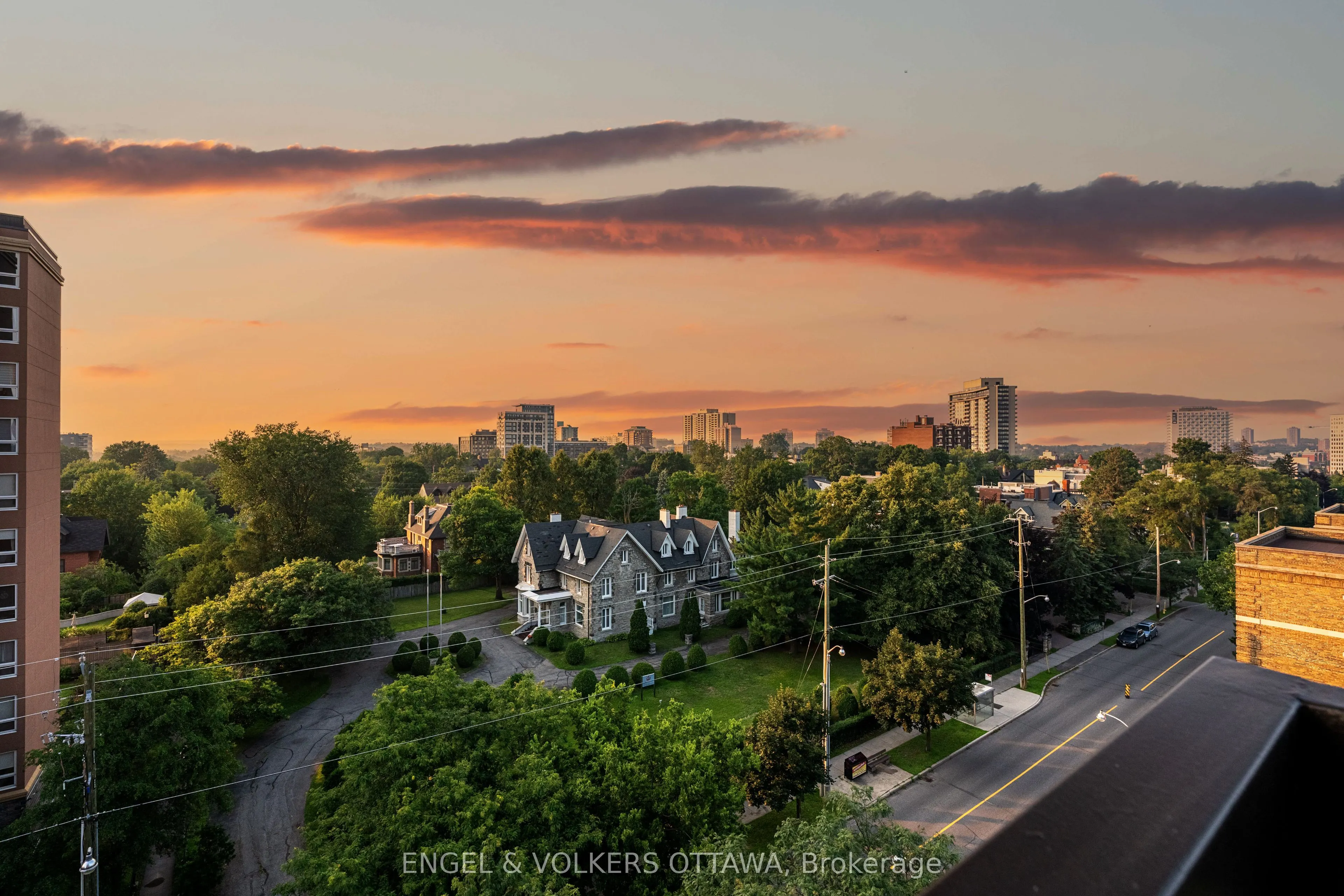 400 Laurier Street E #8A
