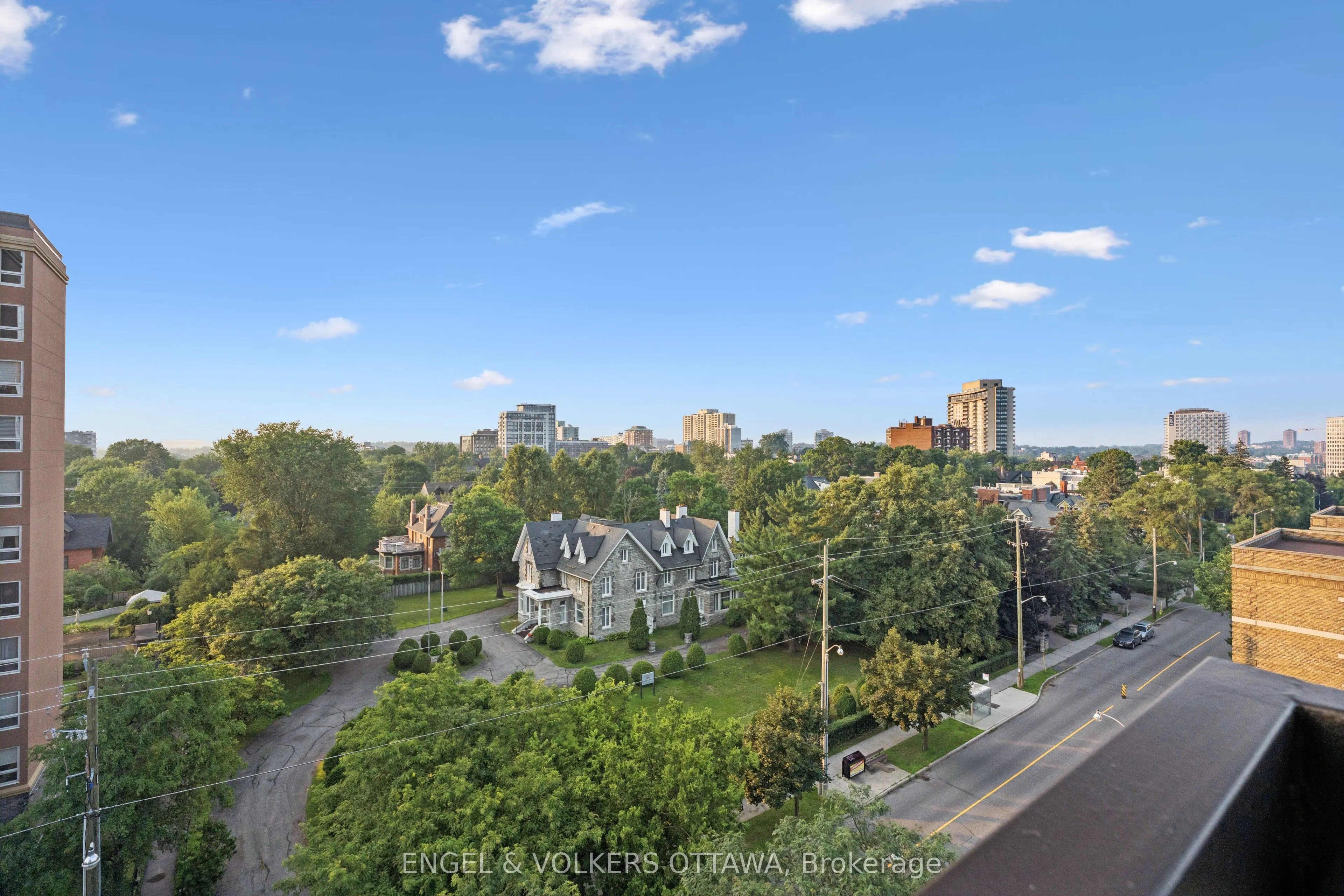 400 Laurier Street E #8A