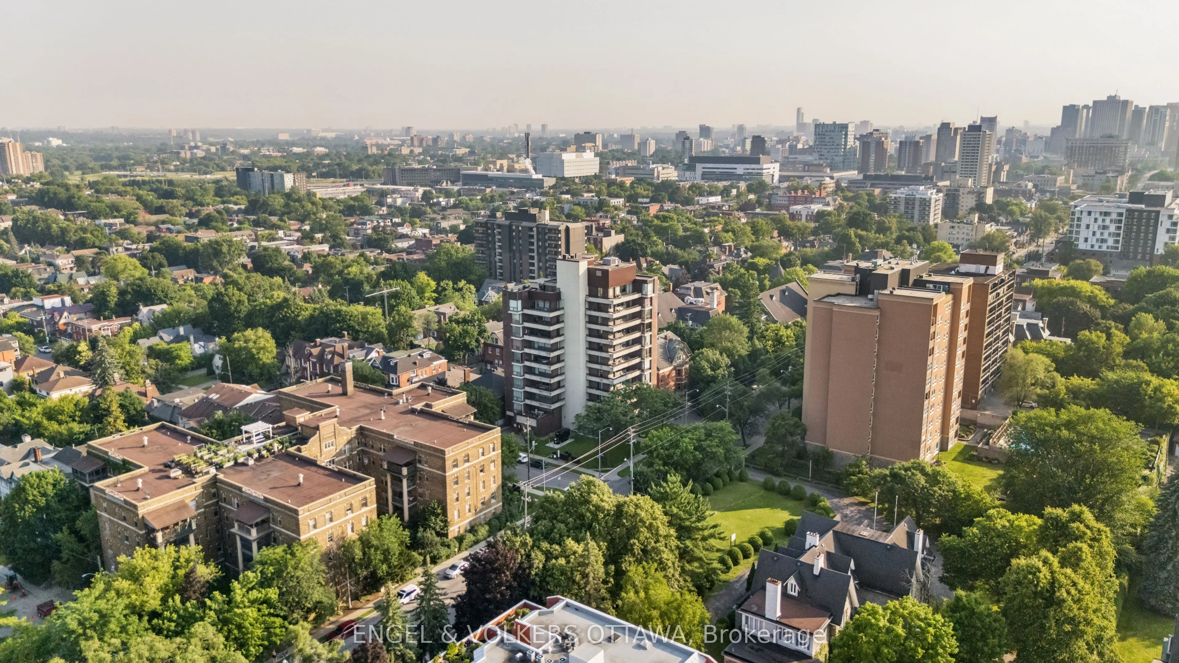 400 Laurier Street E #8A