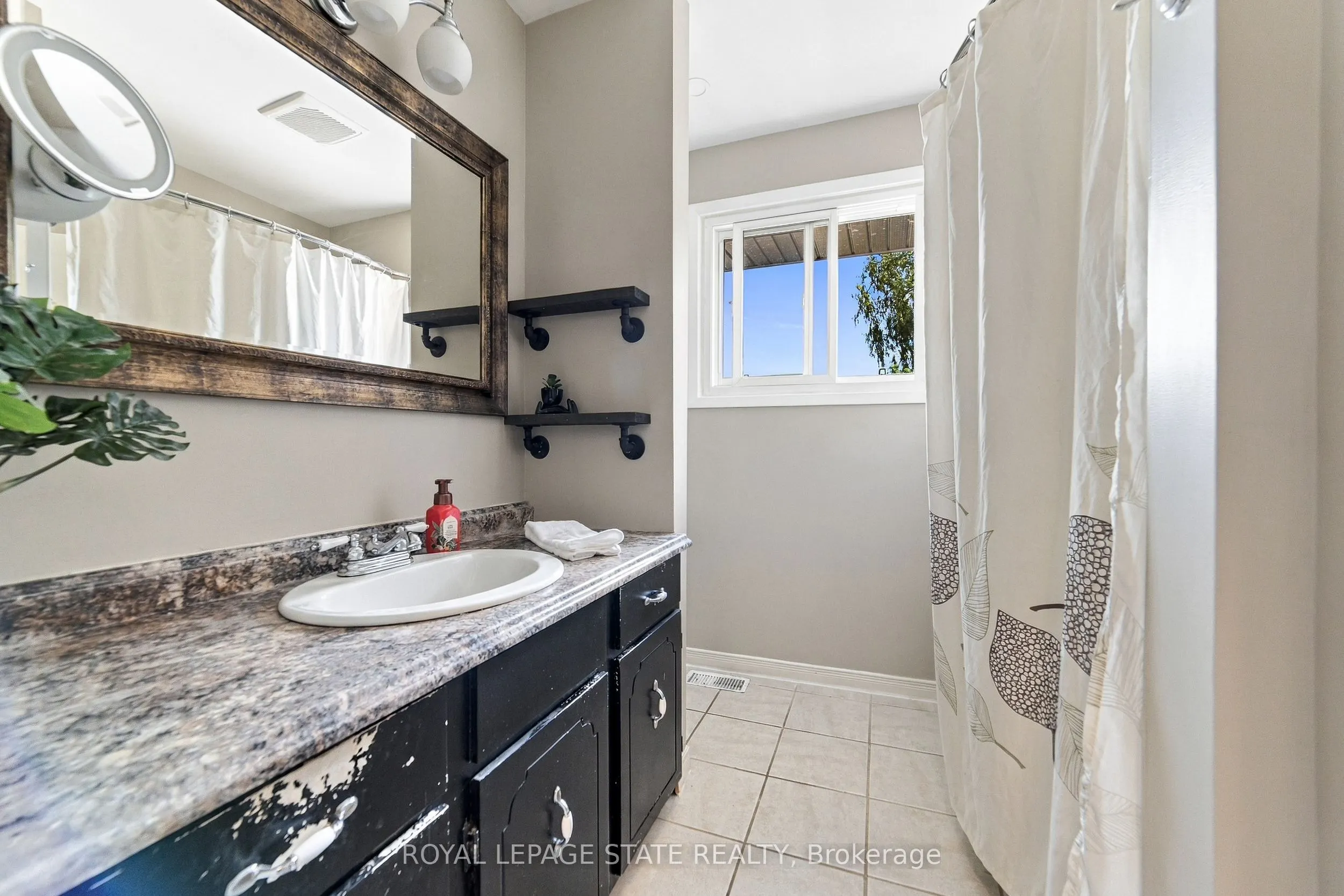 380 Haldimand Trail