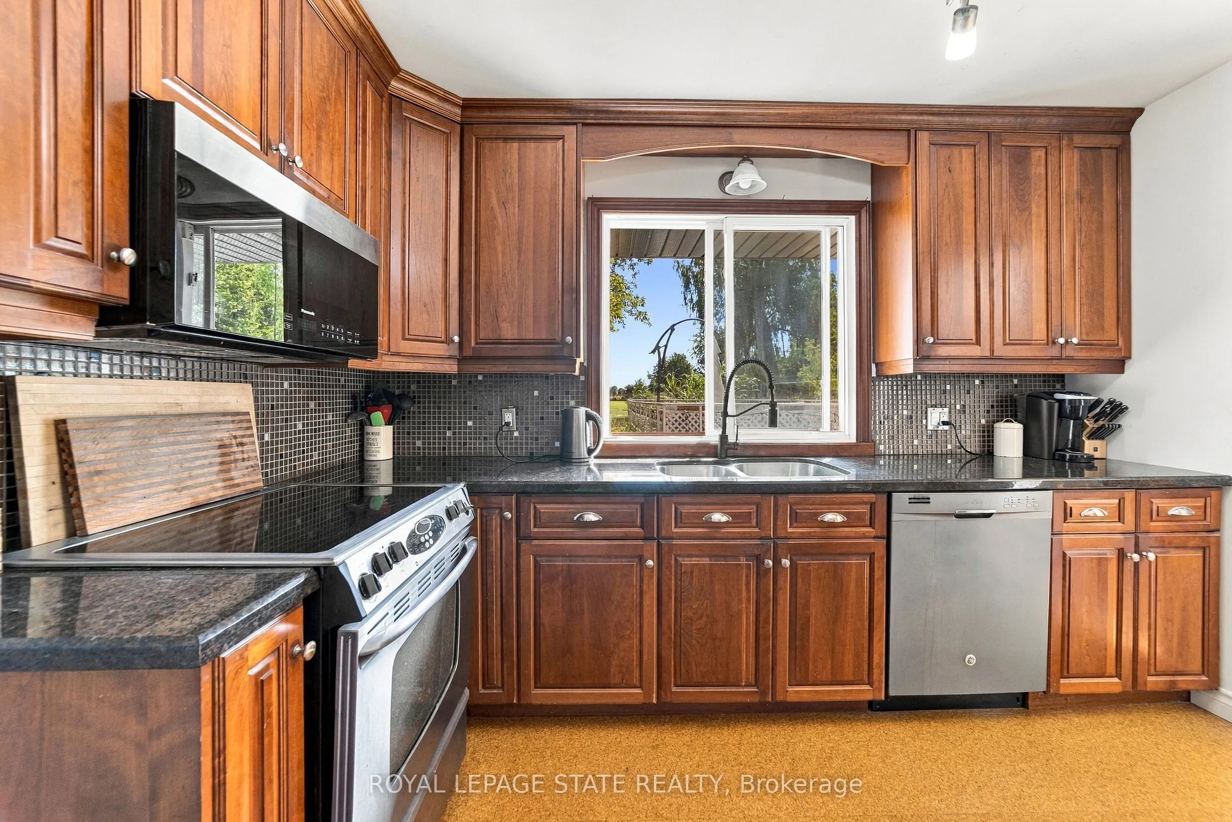 380 Haldimand Trail