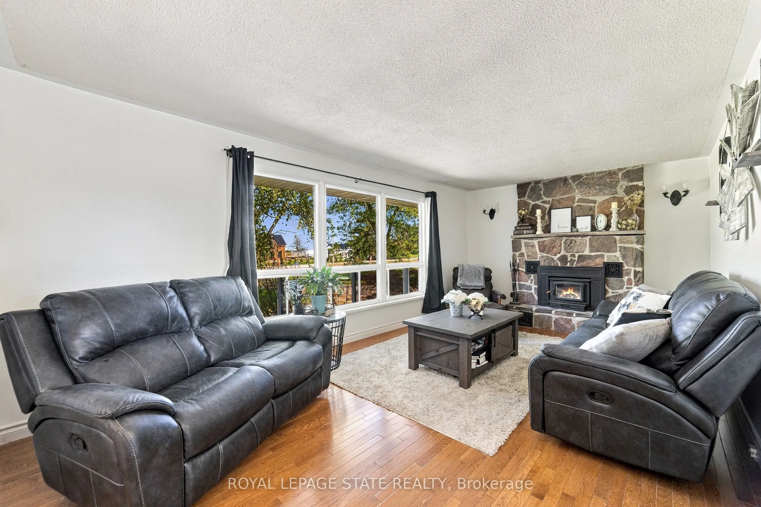 380 Haldimand Trail