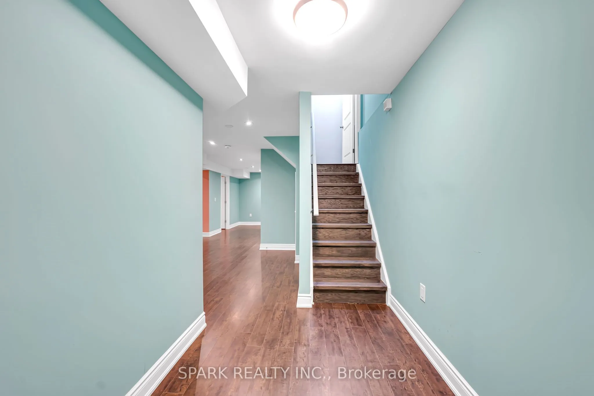 4 Cutts Crescent