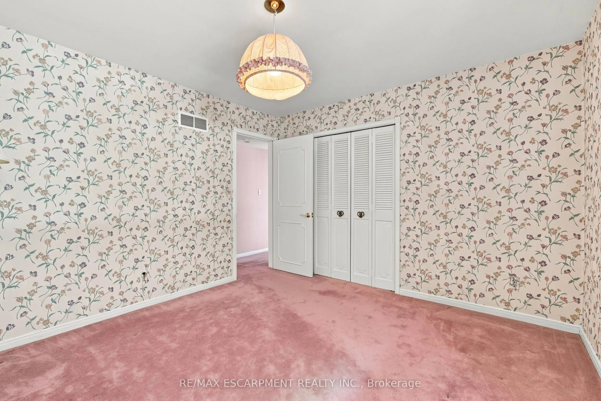 26 Leslie Drive
