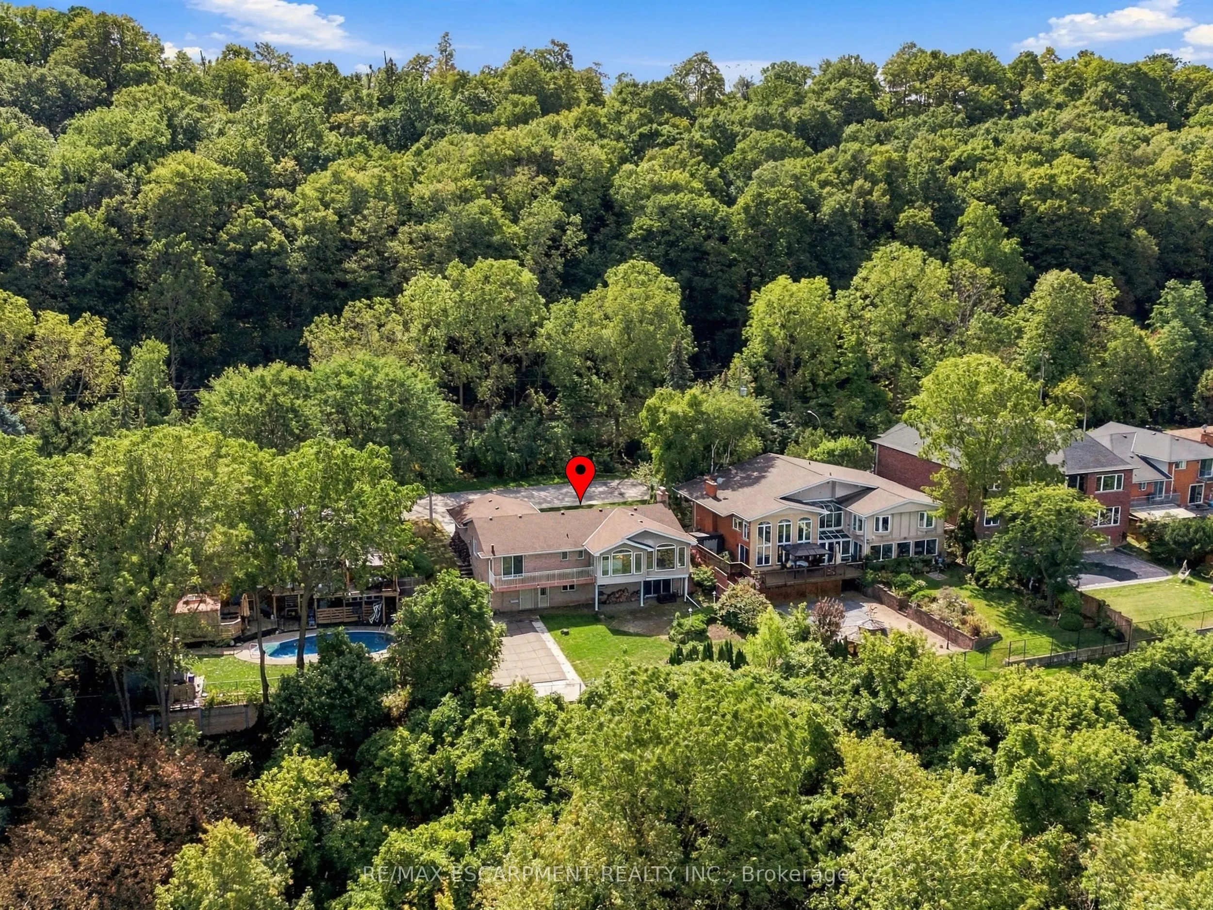 26 Leslie Drive