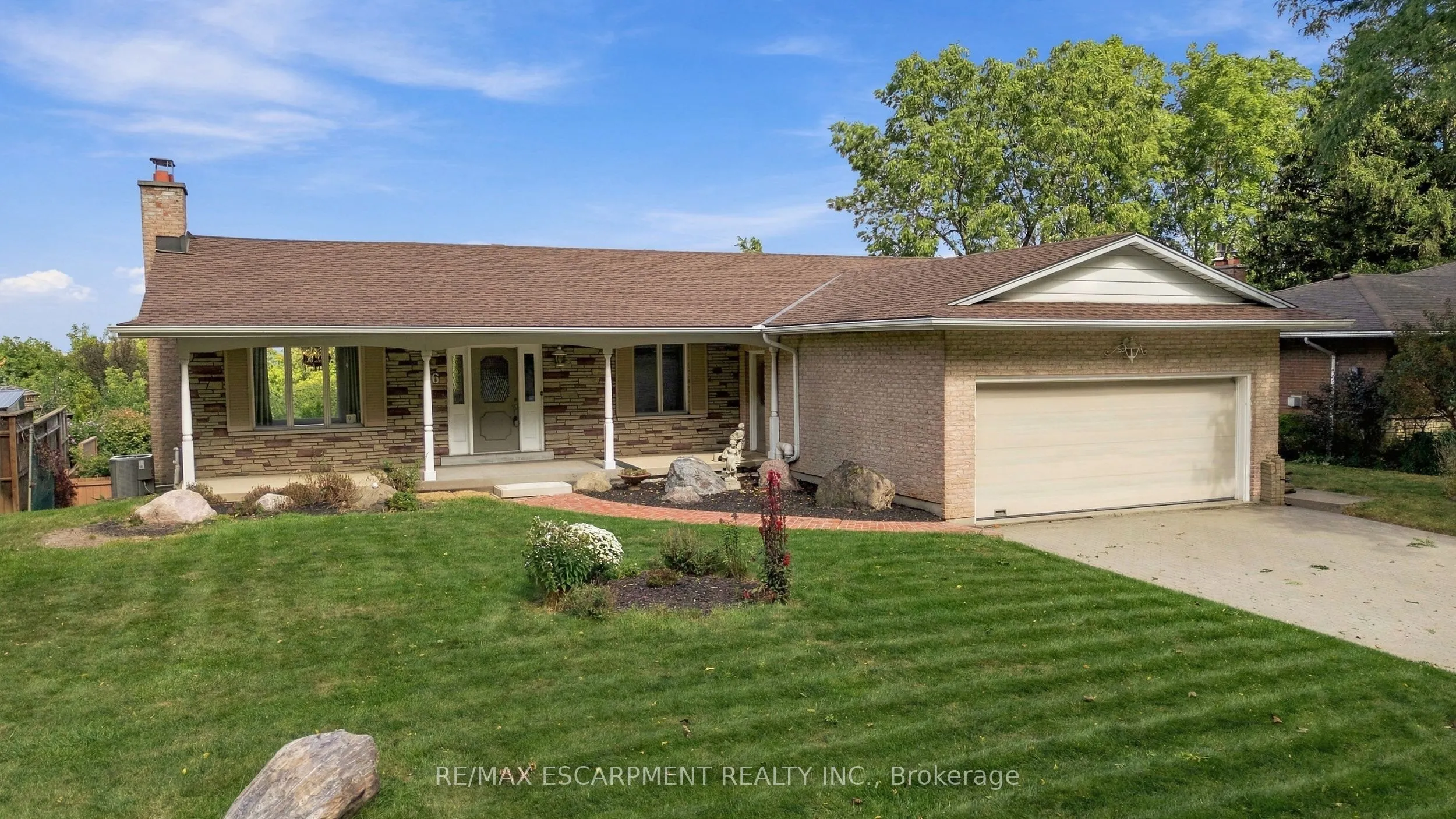26 Leslie Drive
