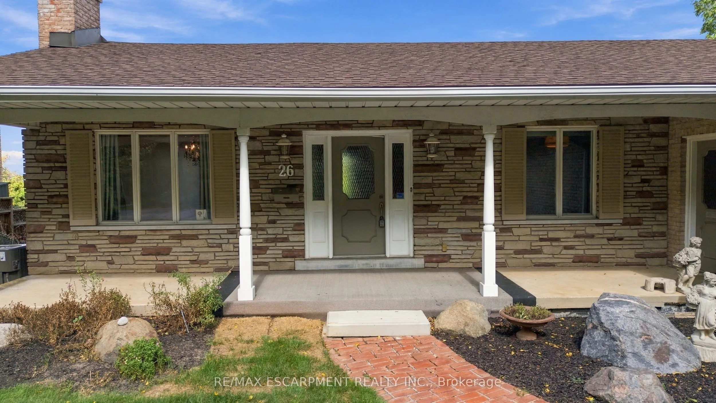 26 Leslie Drive