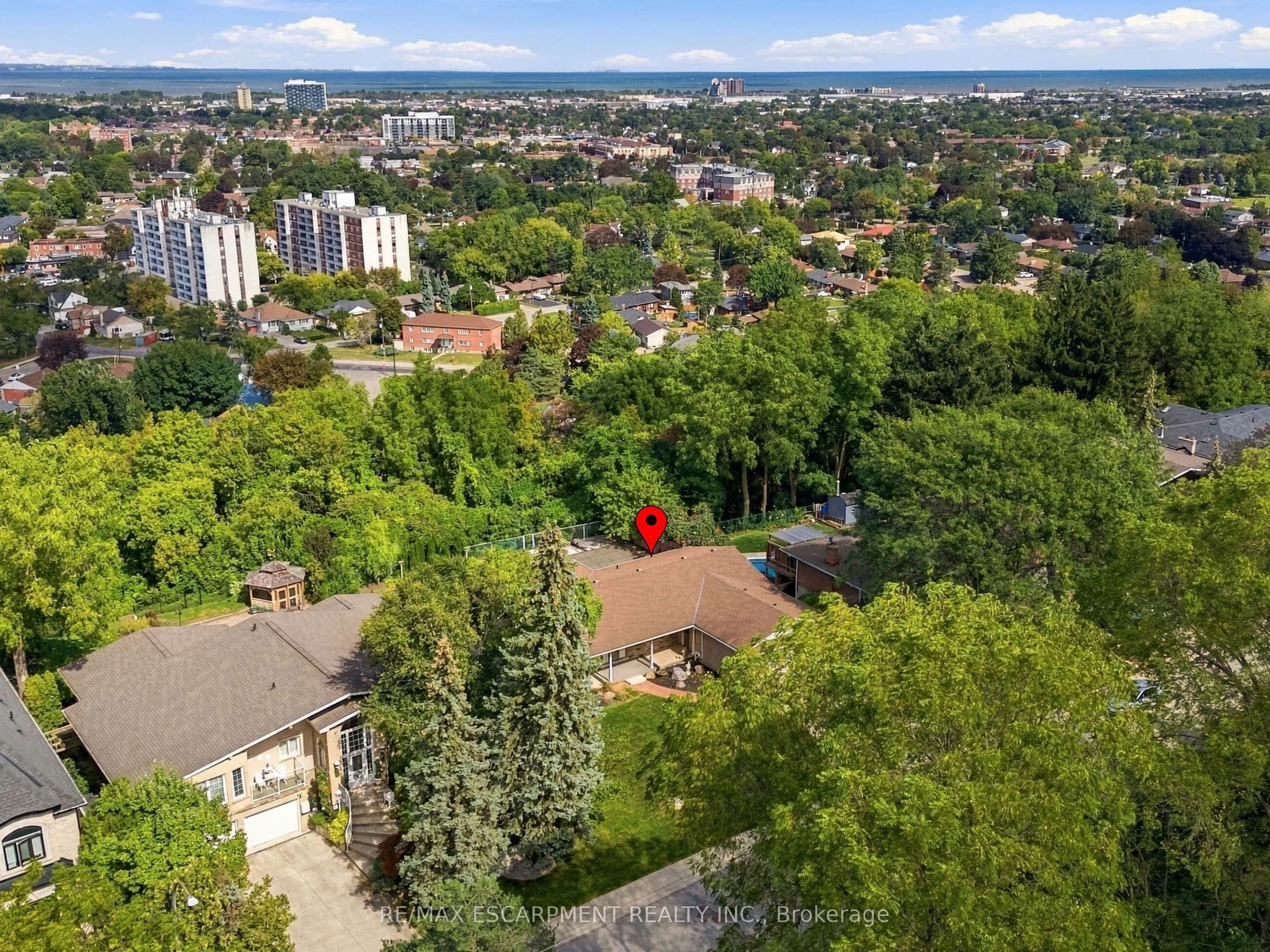 26 Leslie Drive