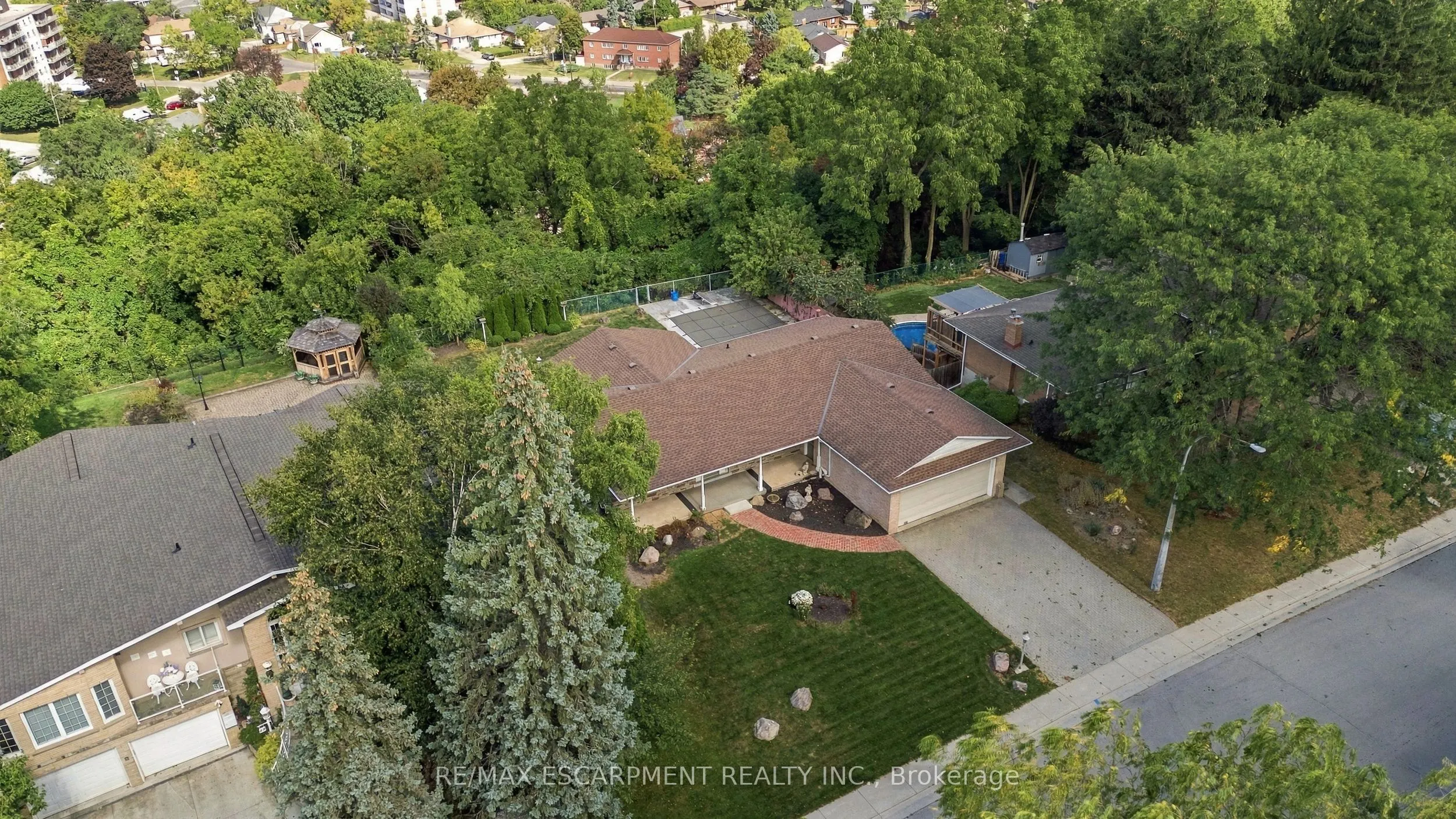 26 Leslie Drive