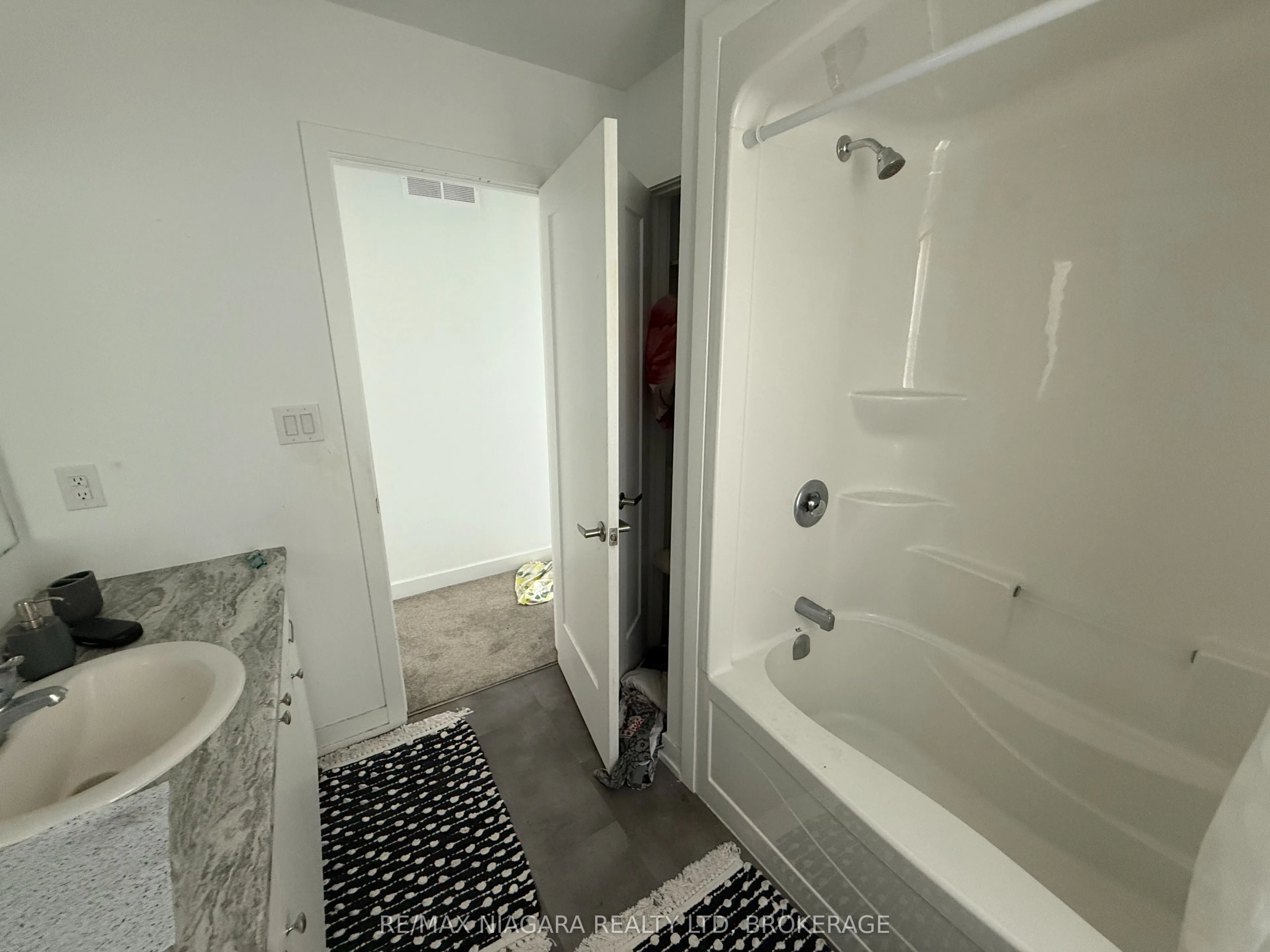 4263 Fourth Avenue #824