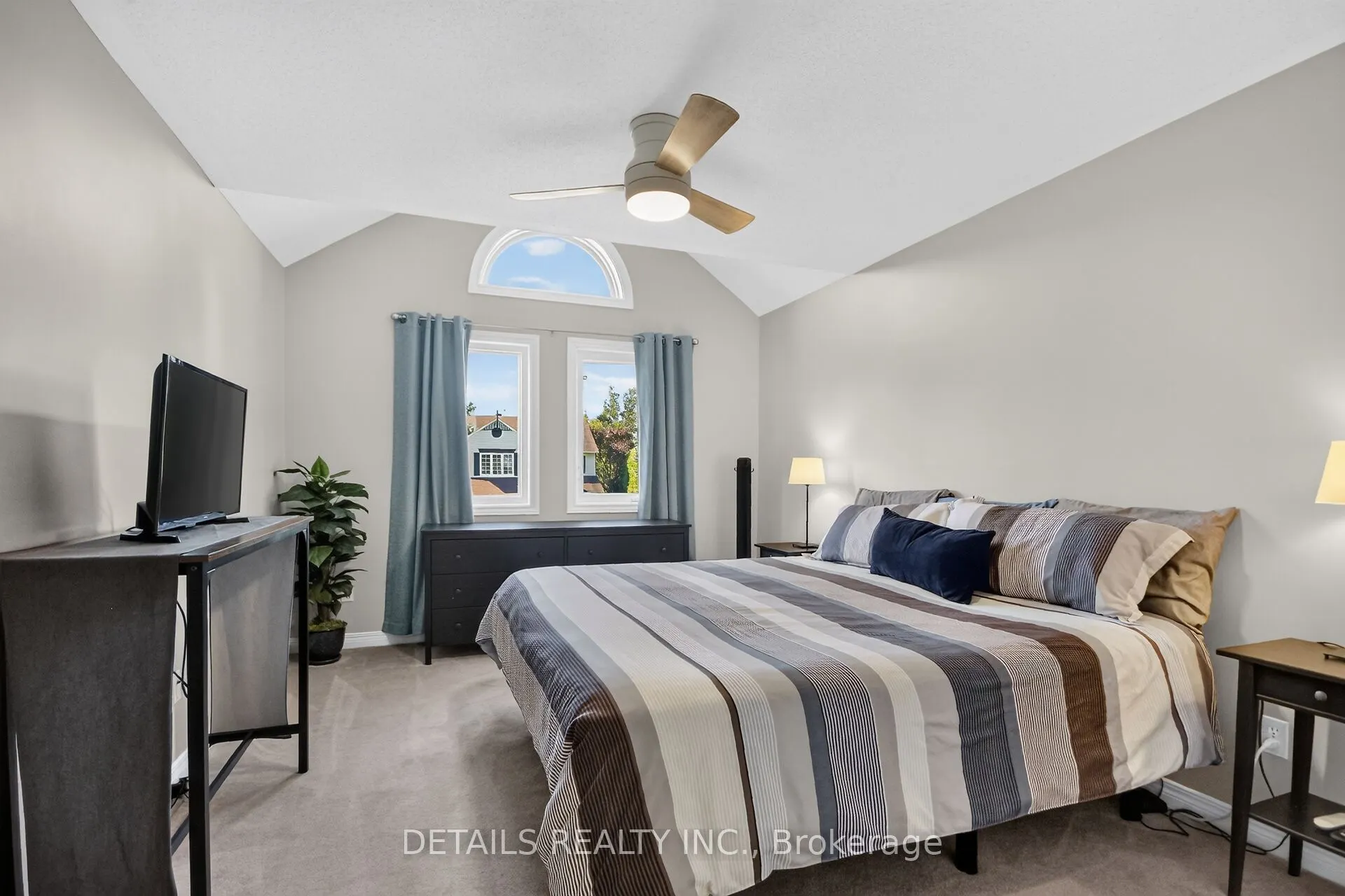10 Forest Creek Drive