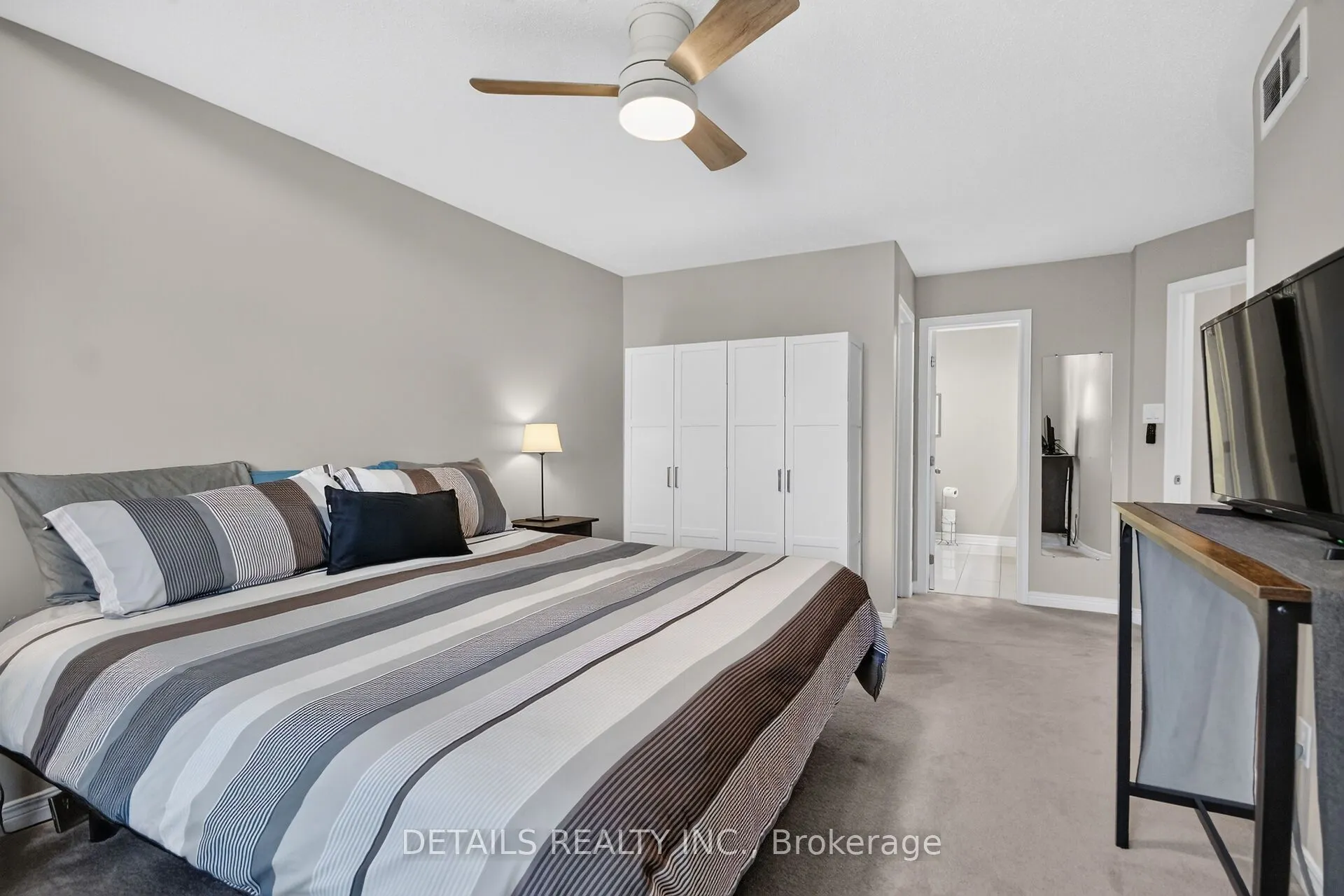 10 Forest Creek Drive