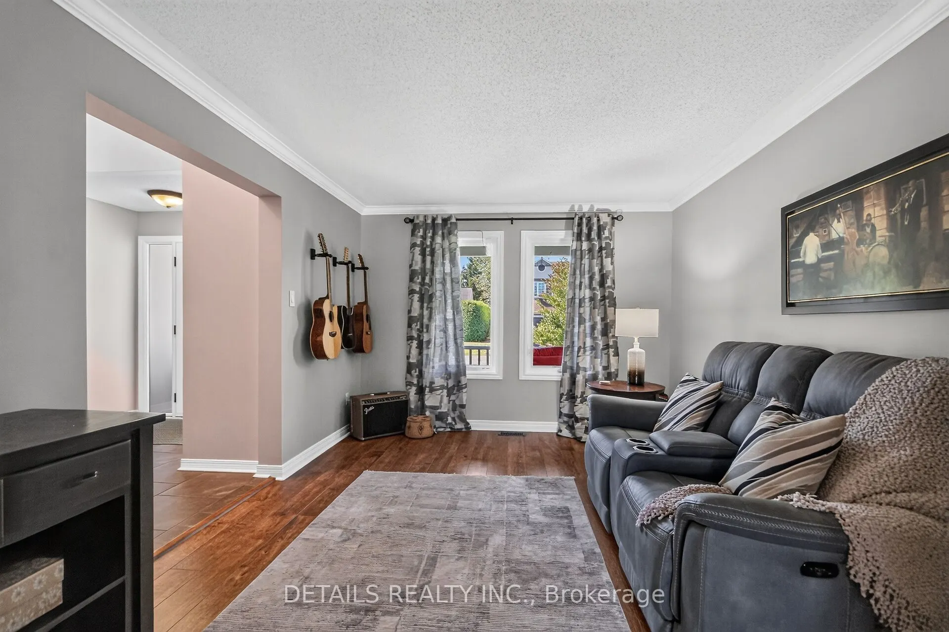 10 Forest Creek Drive