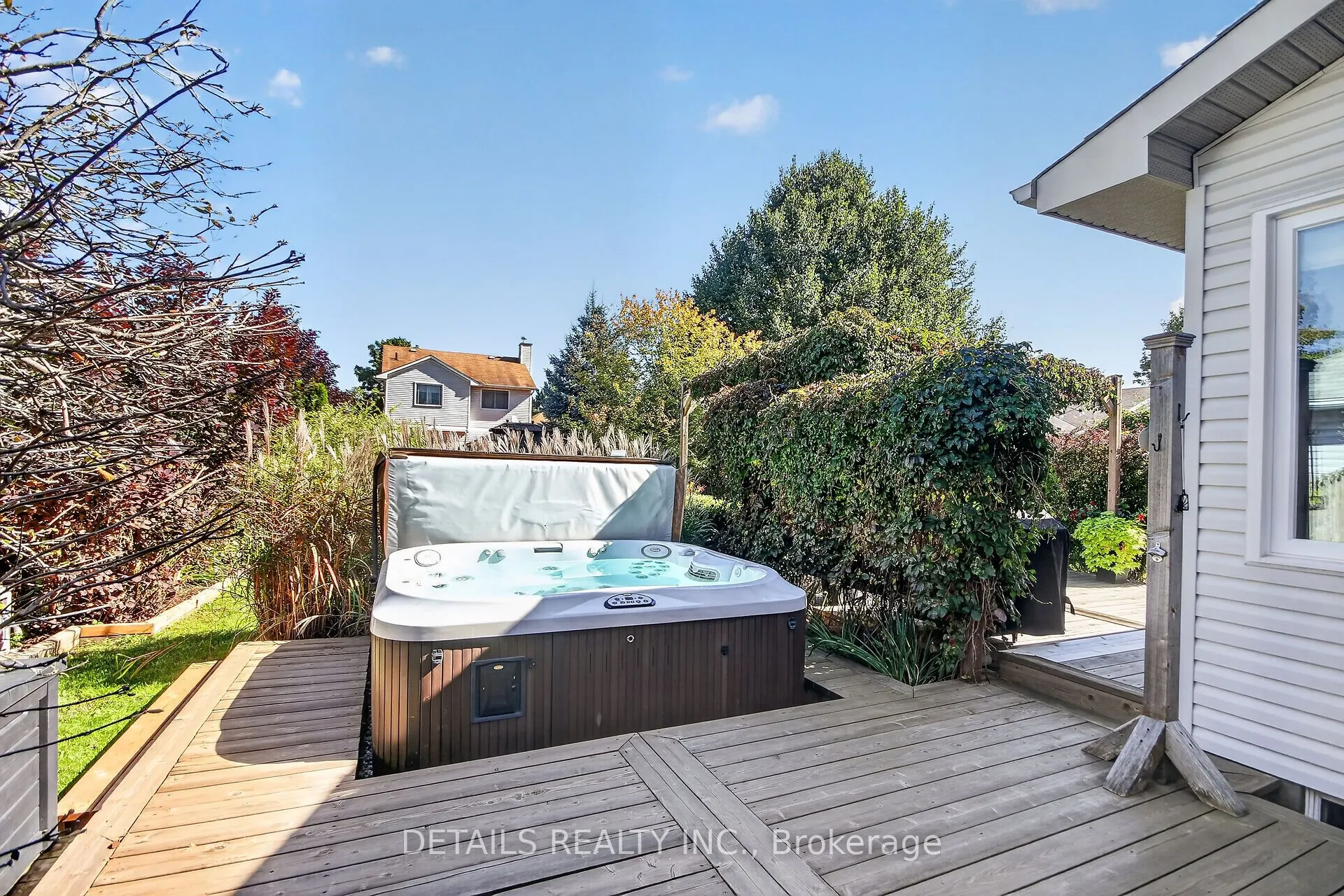 10 Forest Creek Drive