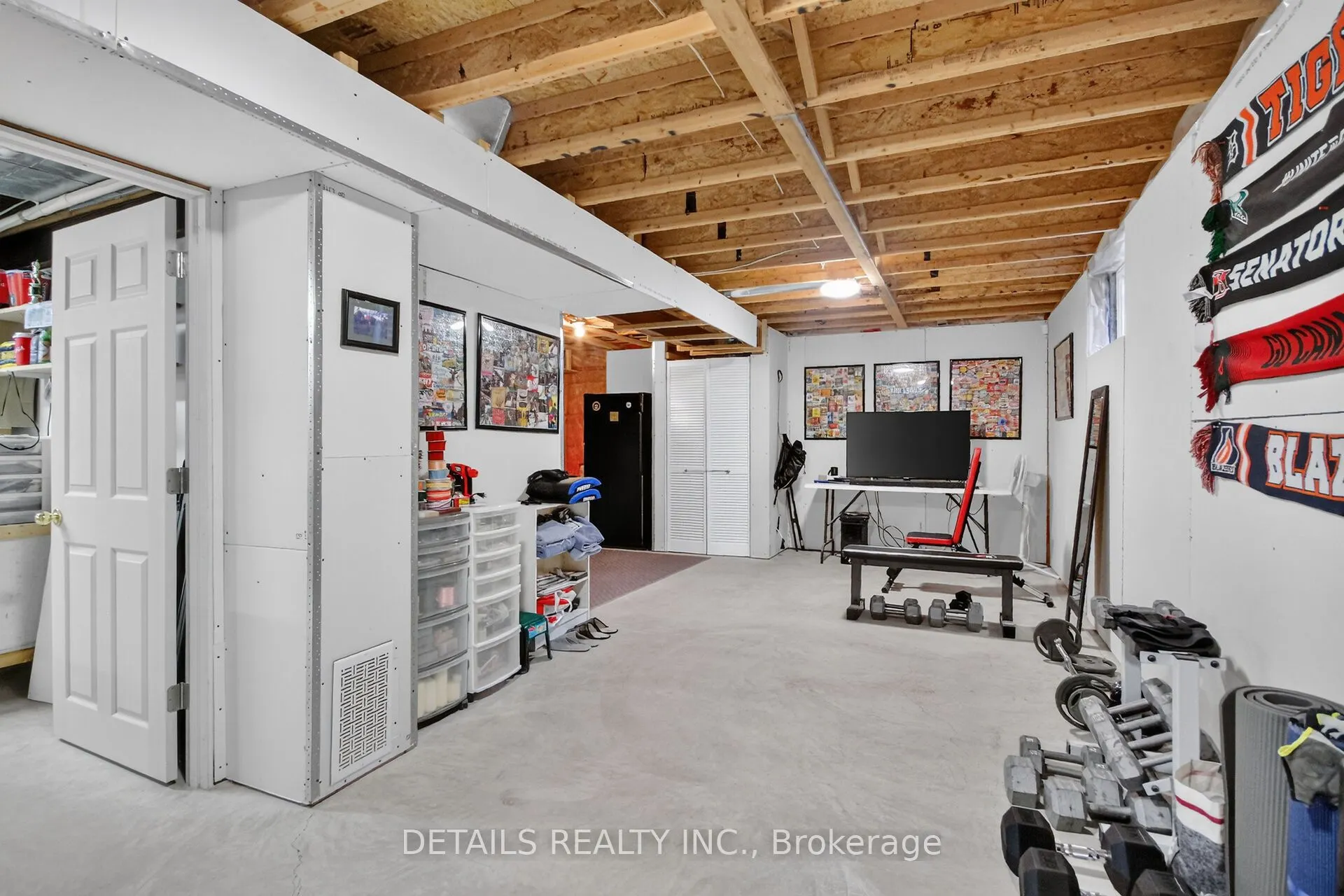 10 Forest Creek Drive
