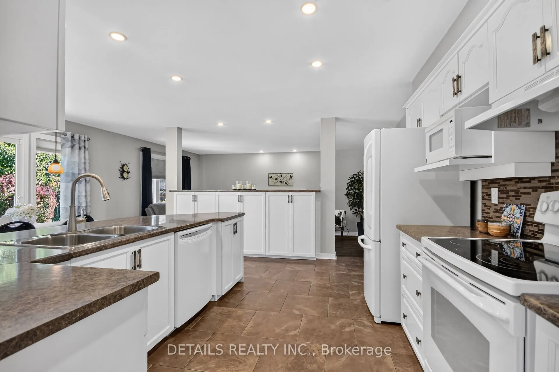 10 Forest Creek Drive