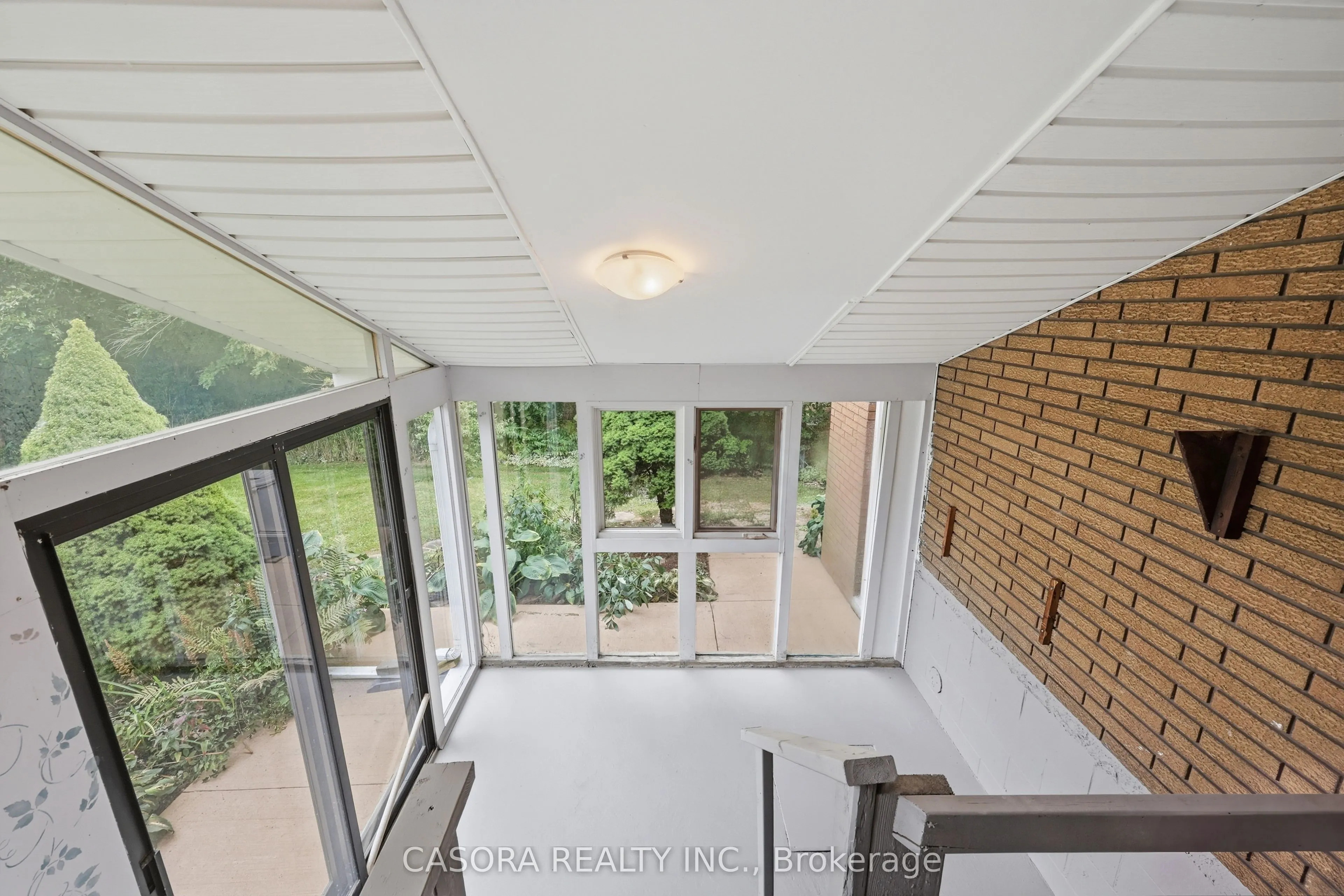 4 Kew Court