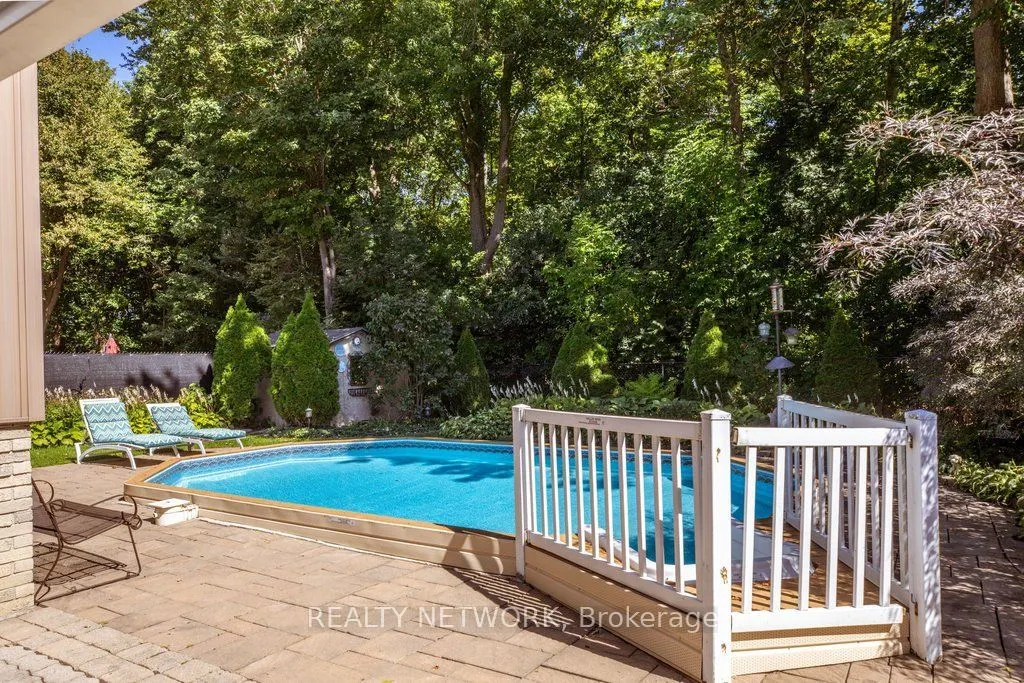 32 Beechwood Avenue