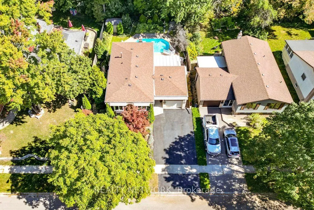 32 Beechwood Avenue