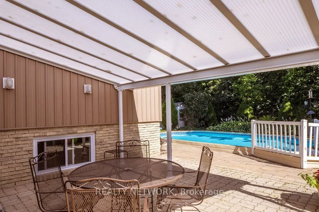 32 Beechwood Avenue