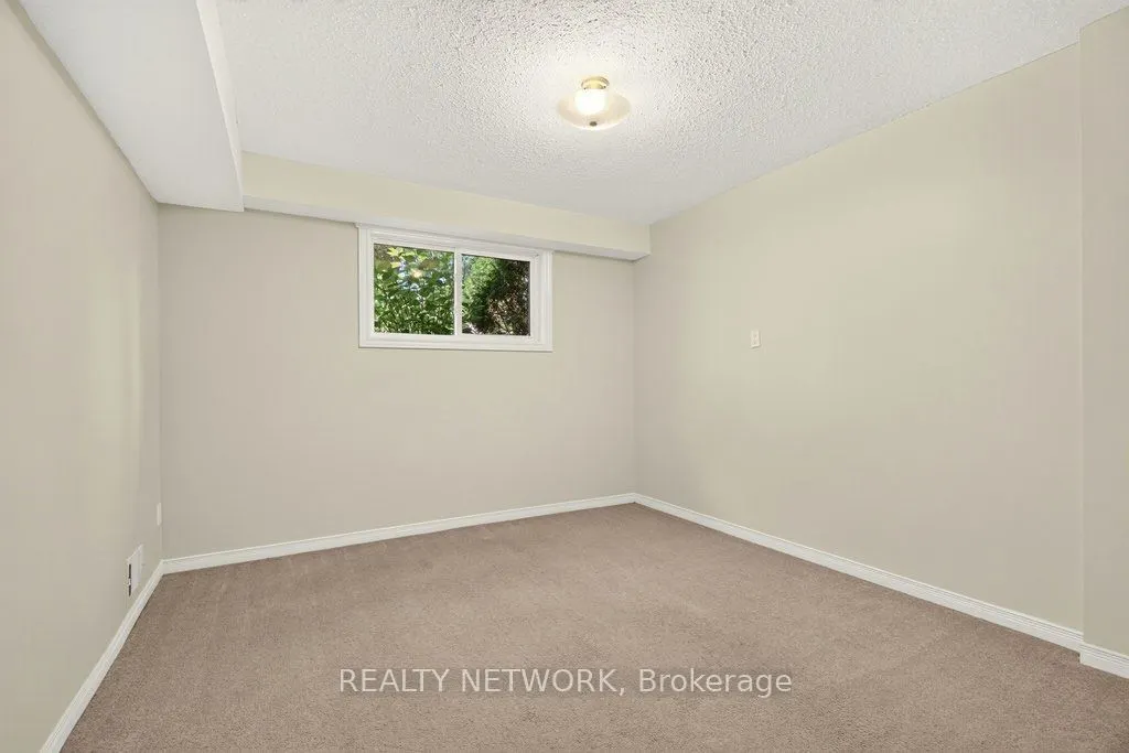 32 Beechwood Avenue