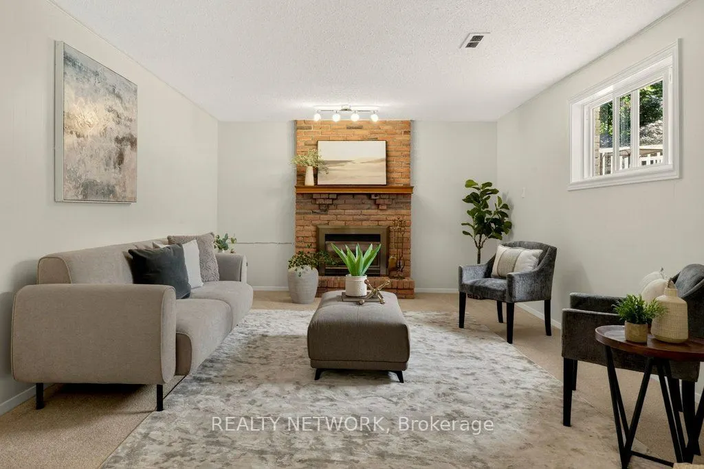32 Beechwood Avenue