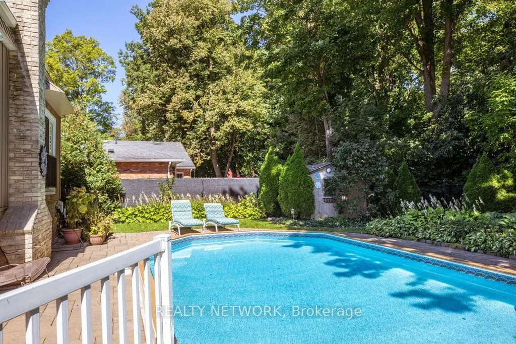 32 Beechwood Avenue